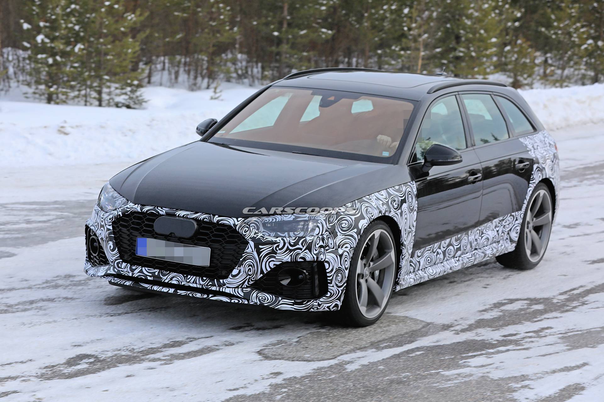 Audi RS4 Avant facelift spy shots 12 Facelifted Audi RS4 Avant Training To Become A Successful Sequel To A Classic