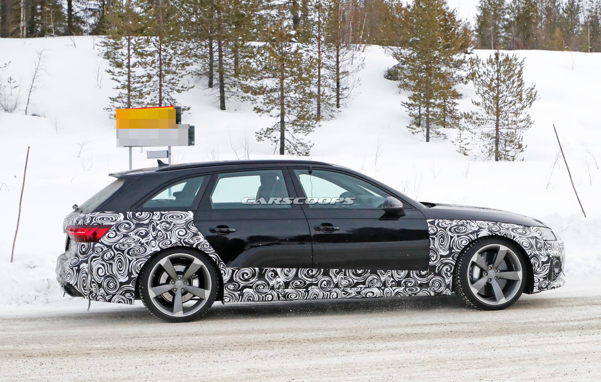 Audi RS4 Avant facelift spy shots 21 Facelifted Audi RS4 Avant Training To Become A Successful Sequel To A Classic