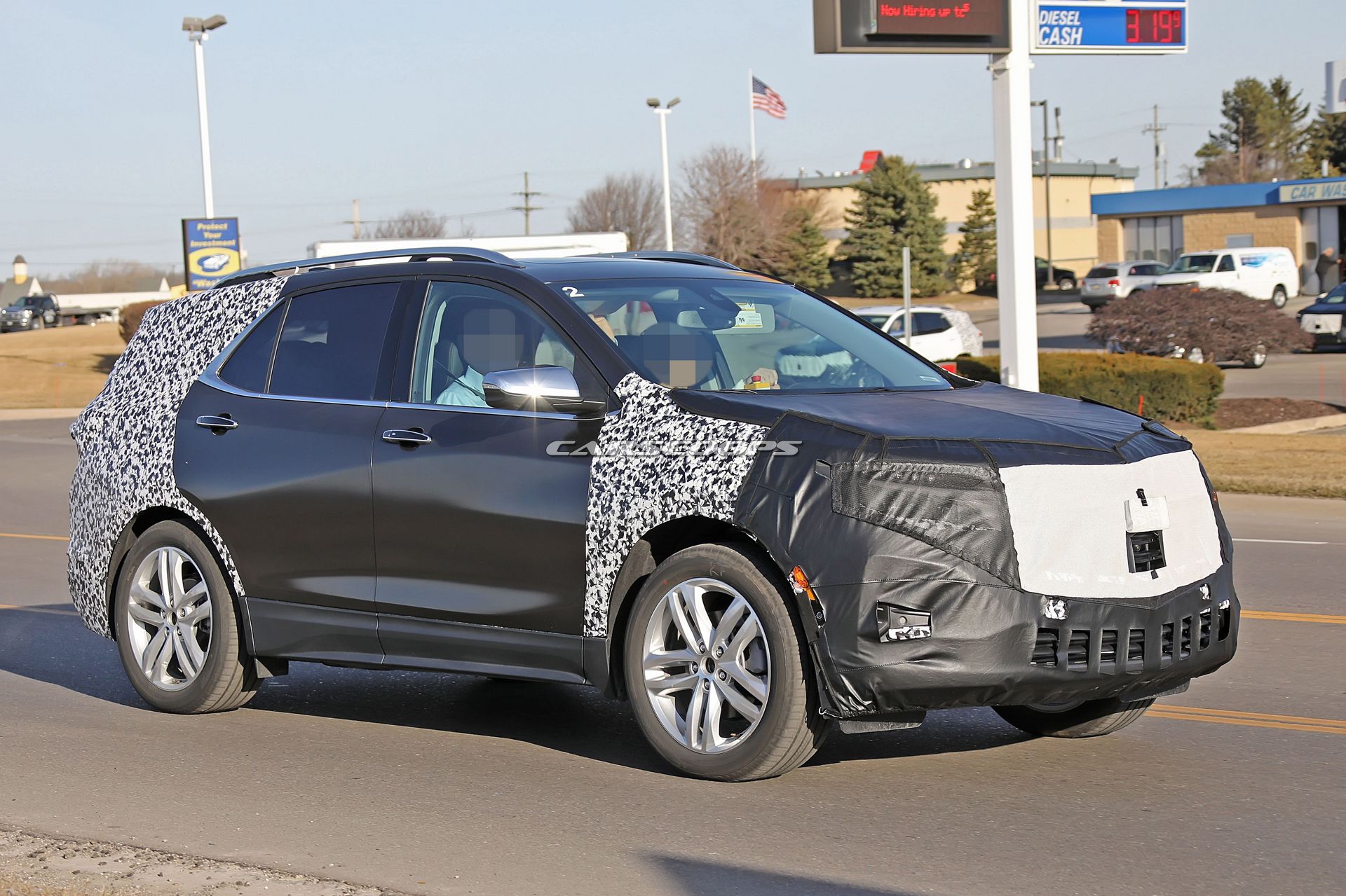 Chevrolet-Equinox-Spy-Shots-20 Facelifted Chevrolet Equinox To Have A Blazer-Inspired Front End