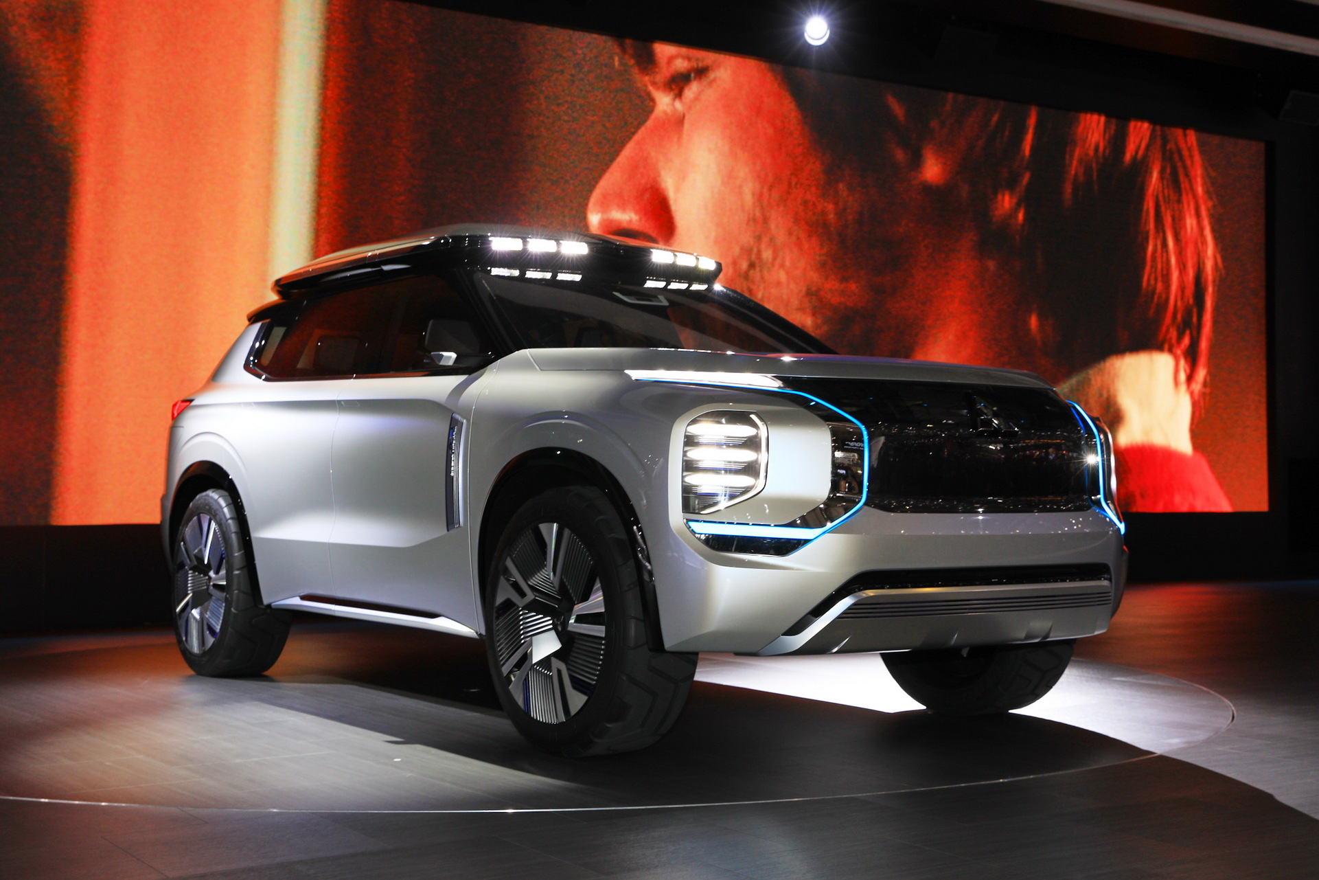 Mitsubishi Englebert Tourer 11 Mitsubishi Engelberg Concept Looks Like An Outlander From The Future (Live Pics)