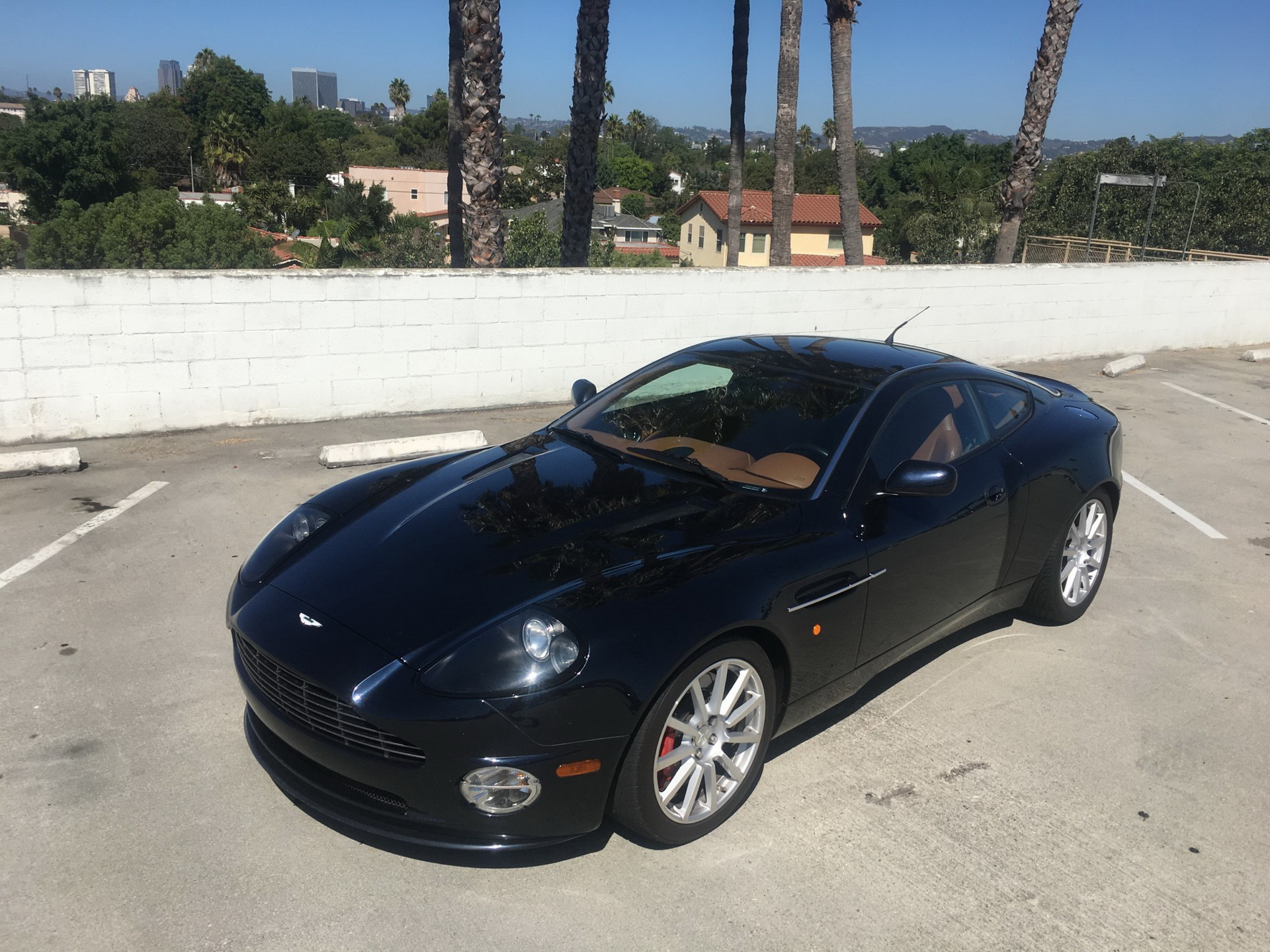 2006 aston martin vanquish s bat auction 20 2006 Aston Martin Vanquish S Rocks BMW Carbon Black Paint