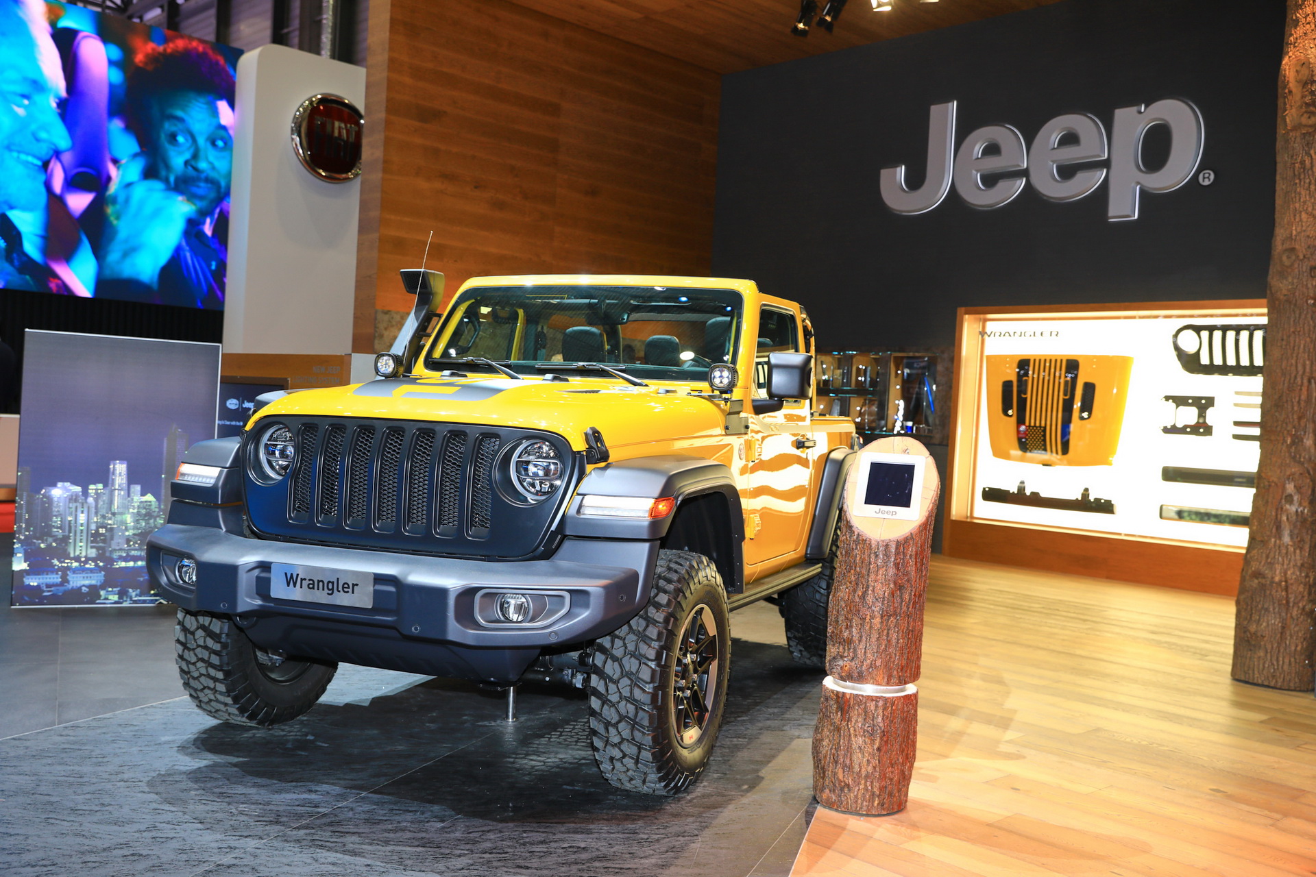 mopar jeep wrangler rubicon 1941 livepics 2 Jeep Wrangler Rubicon 1941 Can (Almost) Be Your Yellow Submarine