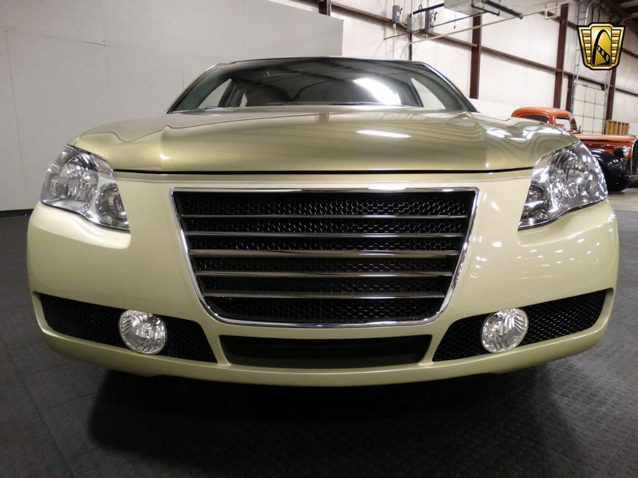 Toyota-Avalon-SEMA-1 This 2005 Toyota Avalon SEMA Concept Will Make Your Grandparents The Coolest Kids On The Block