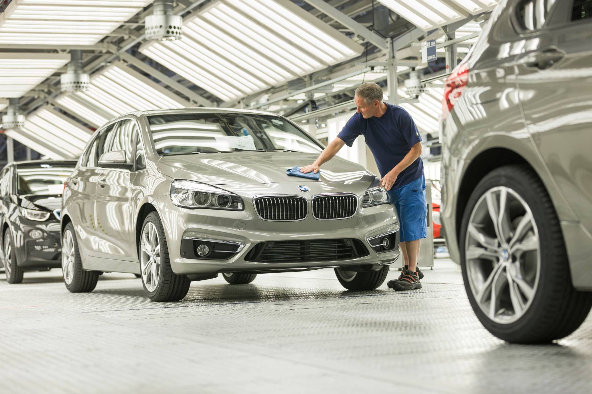 BMW 2 Series Active Tourer production 3 BMW Reportedly Interested In Buying Honda’s Swindon Plant To Increase UK Capacity