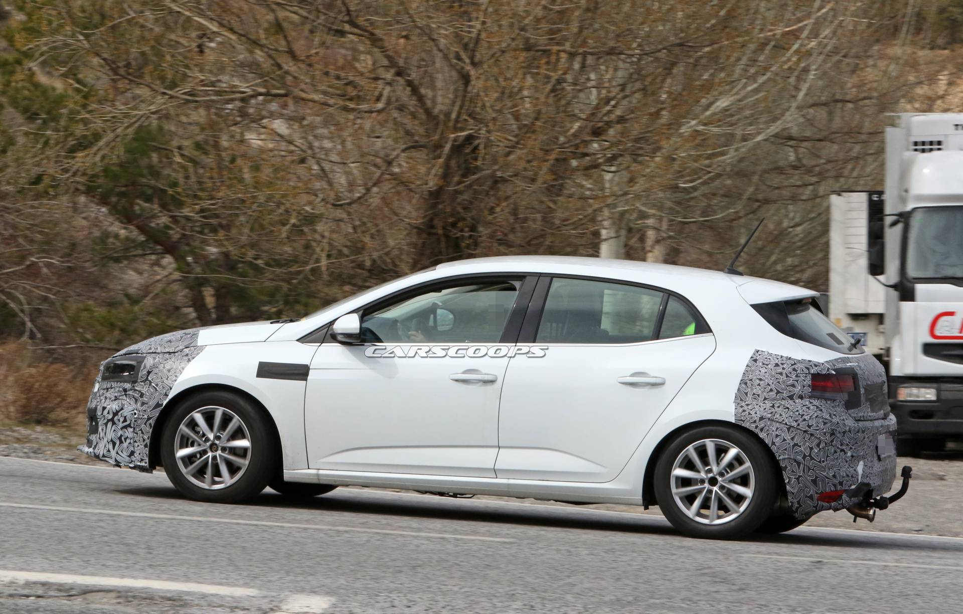 2020 Renault Megane facelift spy shots 6 2020 Renault Megane Is Up For A Facelift And It’s Coming To Frankfurt Show