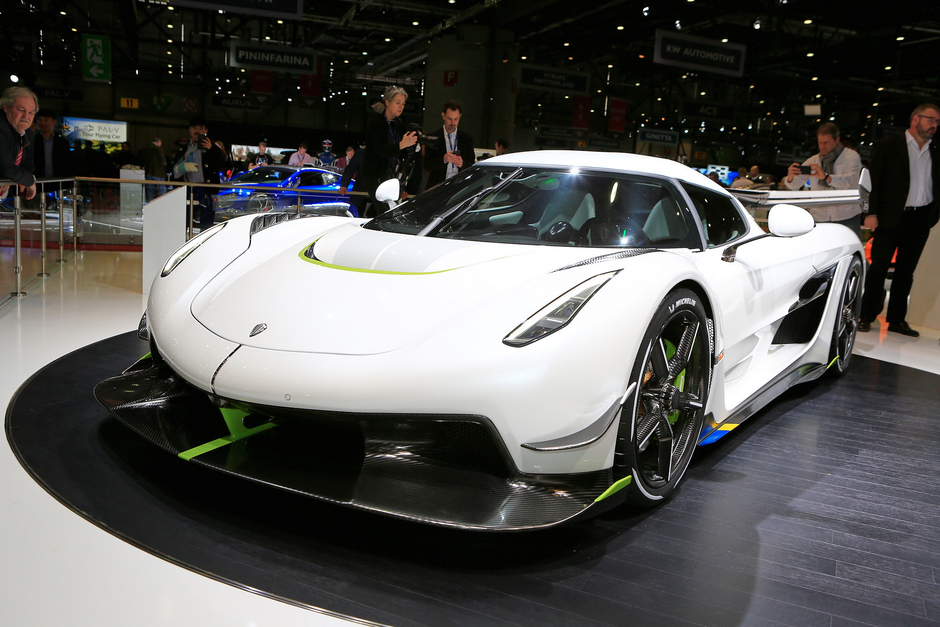Koenigsegg-Jesko-10 Koenigsegg Stuns The World With New 300MPH Jesko Hypercar