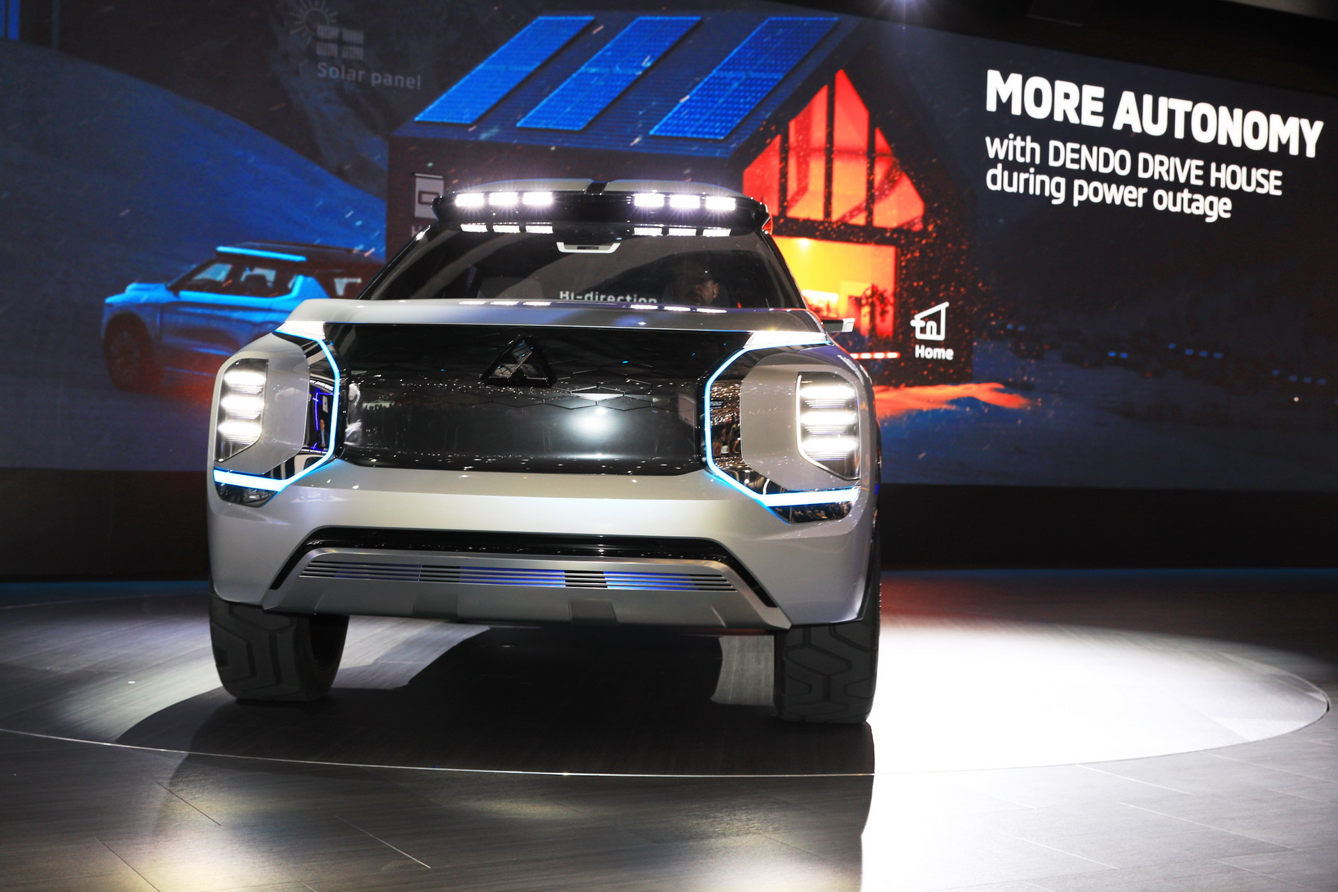 Mitsubishi Englebert Tourer 10 Mitsubishi Engelberg Concept Looks Like An Outlander From The Future (Live Pics)