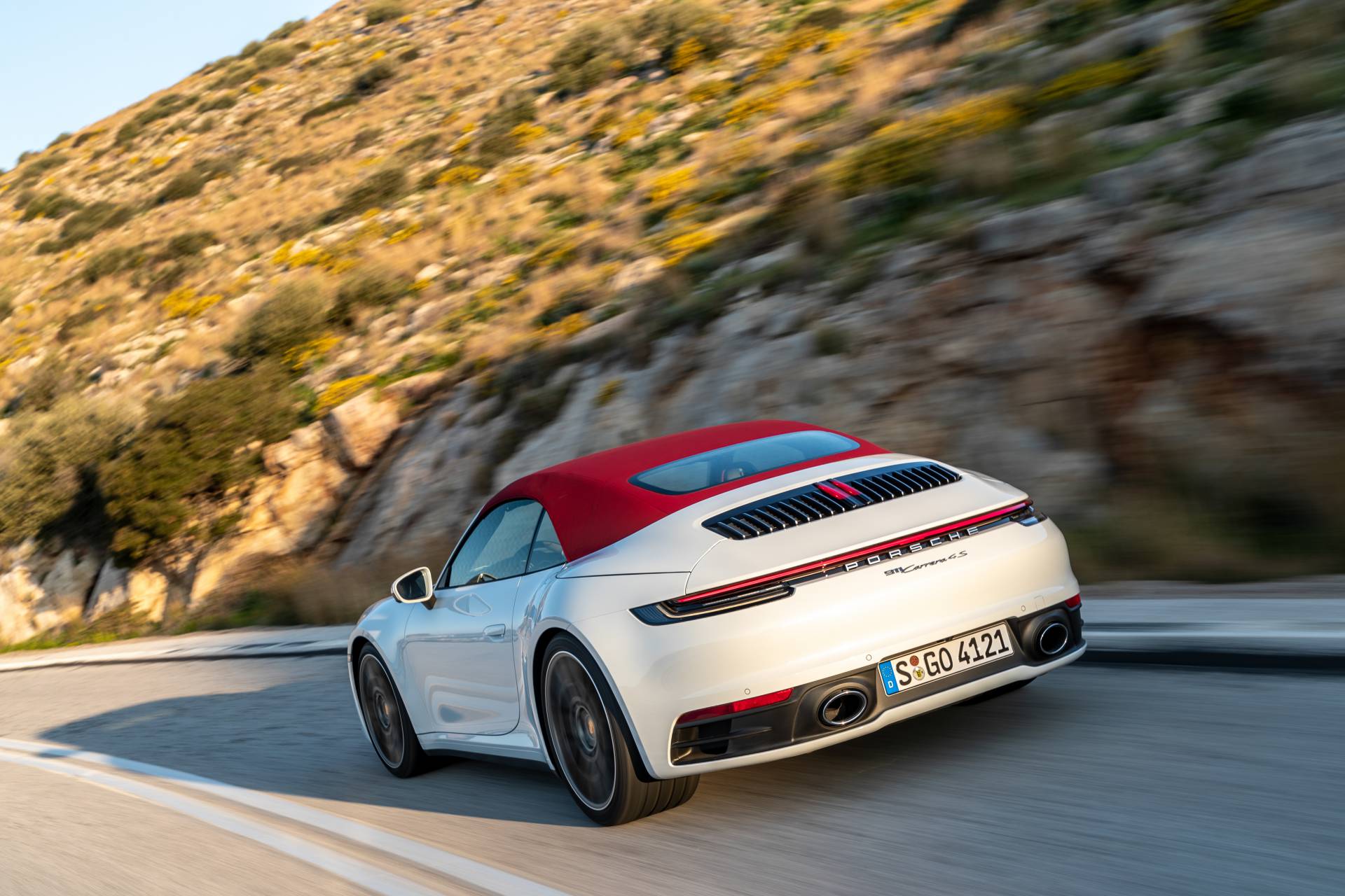 2020 Porsche 911 Cabriolet 2 2020 Porsche 911 Cabriolet’s Soft Top Brings Coupe-Like Looks And Comfort