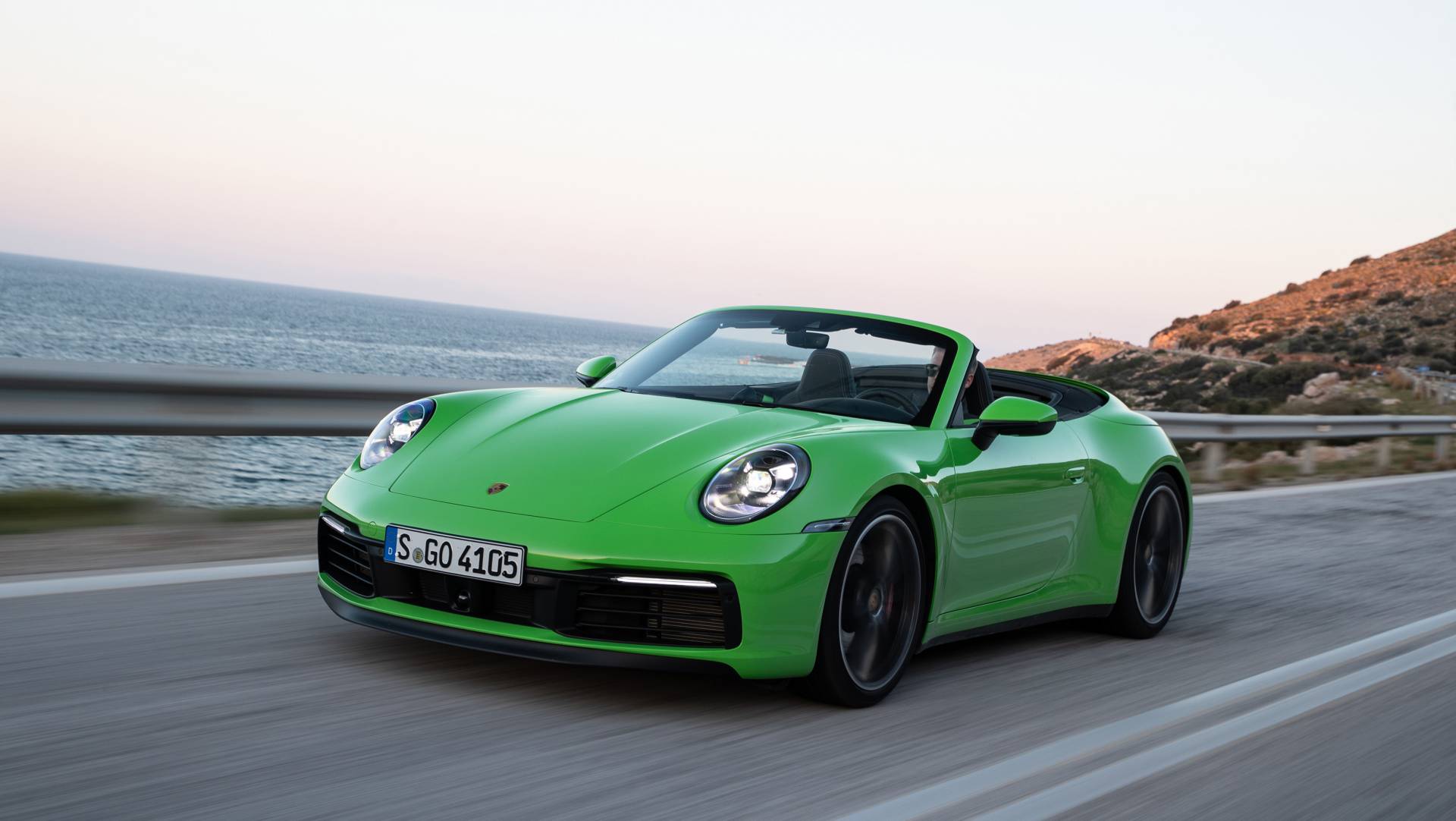 2020 Porsche 911 Cabriolet 14 2020 Porsche 911 Cabriolet’s Soft Top Brings Coupe-Like Looks And Comfort