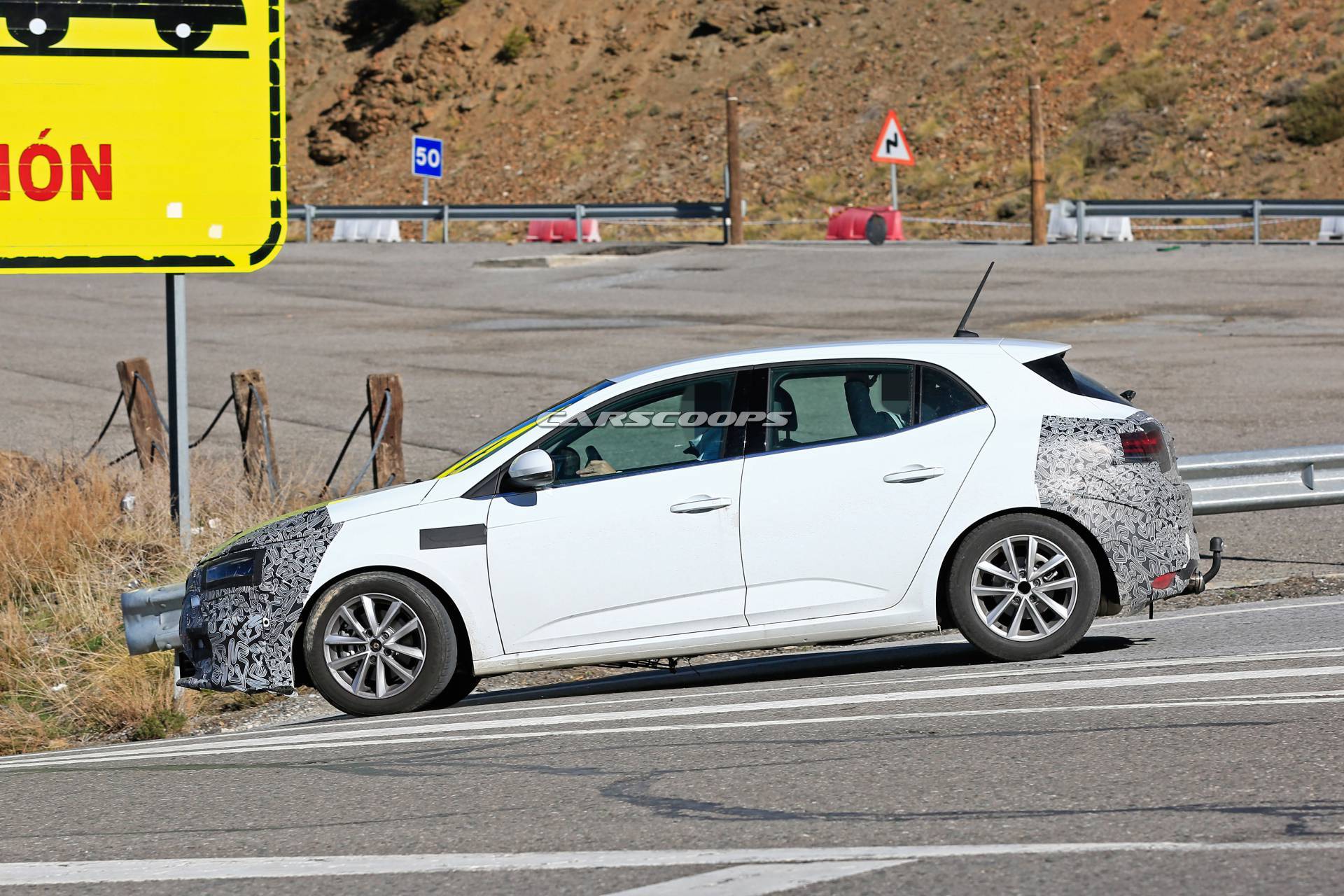 2020 Renault Megane facelift spy shots 24 2020 Renault Megane Is Up For A Facelift And It’s Coming To Frankfurt Show