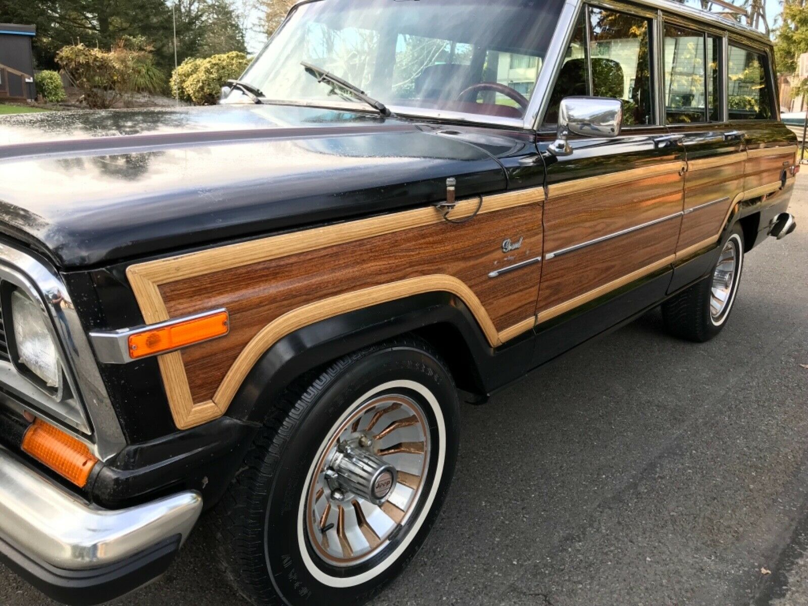 Jeep-Grand-Wagoneer-6 Get Your Wood On With This Barn-Stored 1985 Jeep Grand Wagoneer
