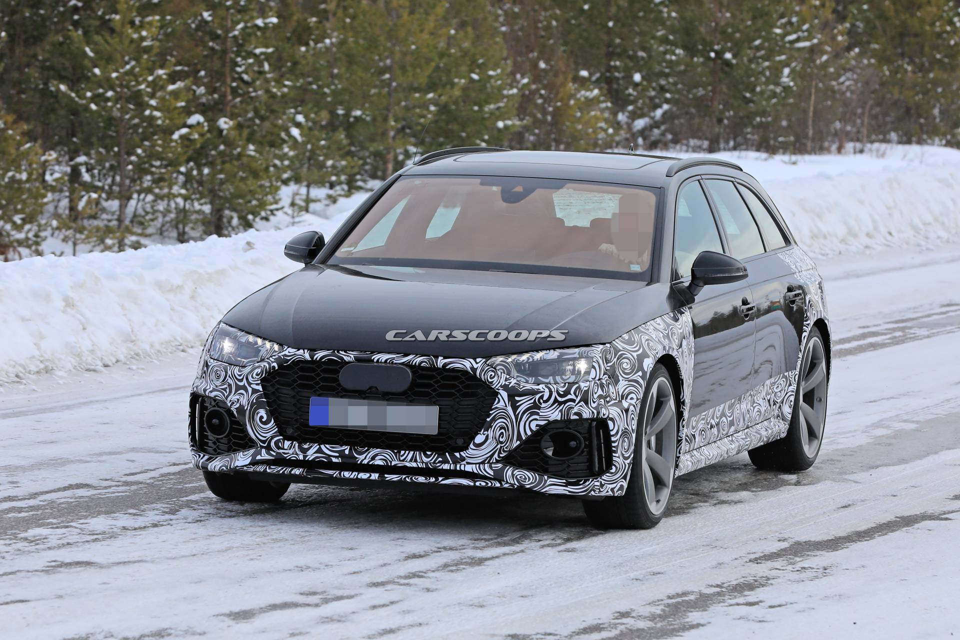 Audi RS4 Avant facelift spy shots 11 Facelifted Audi RS4 Avant Training To Become A Successful Sequel To A Classic
