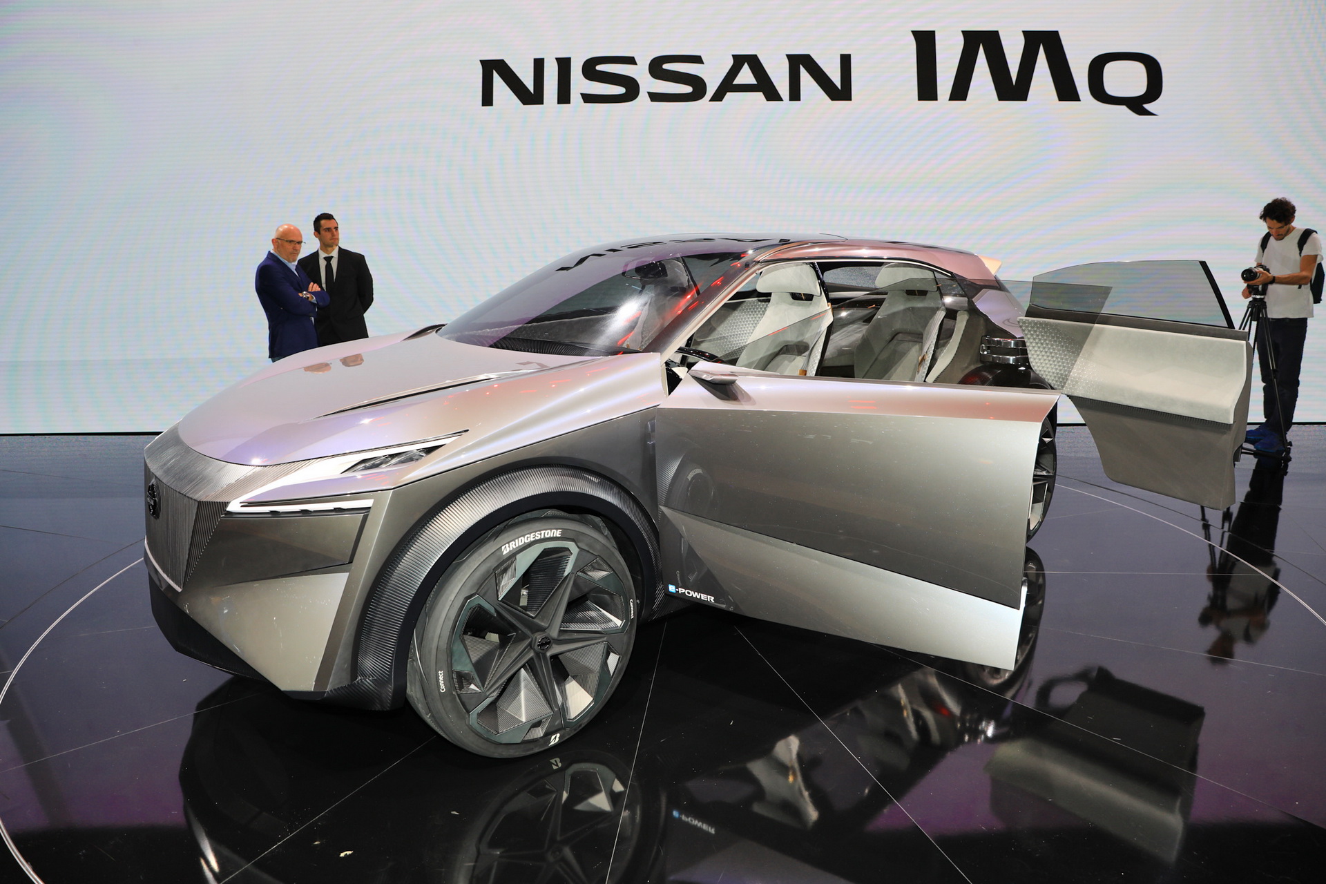 nissan unveils imq concept geneva 15 Nissan IMQ Concept Gives Us A Glimpse Of Its Future Crossovers