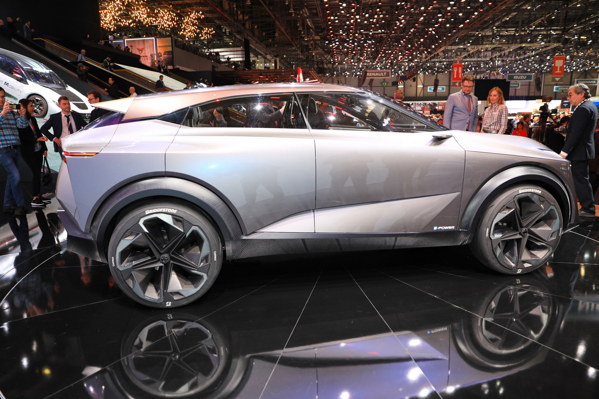 nissan unveils imq concept geneva 21 Nissan IMQ Concept Gives Us A Glimpse Of Its Future Crossovers