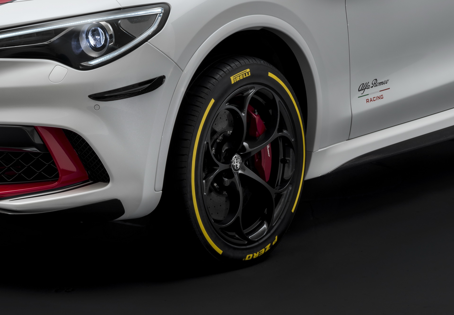 alfa romeo giulia stelvio qv racing 36 Alfa Romeo Giulia And Stelvio QV Racing Editions Reflect Bond With F1