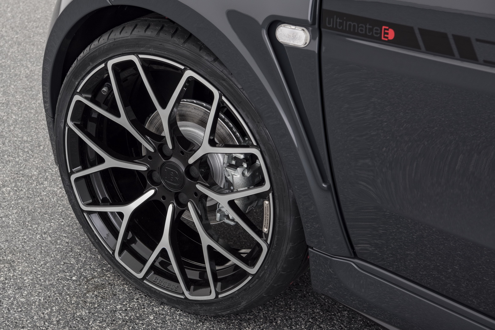 2019 brabus ultimate e shadow edition smart fortwo eq cabrio 11 Brabus Ultimate E Shadow Edition Is A €64,900 Smart ForTwo EQ!