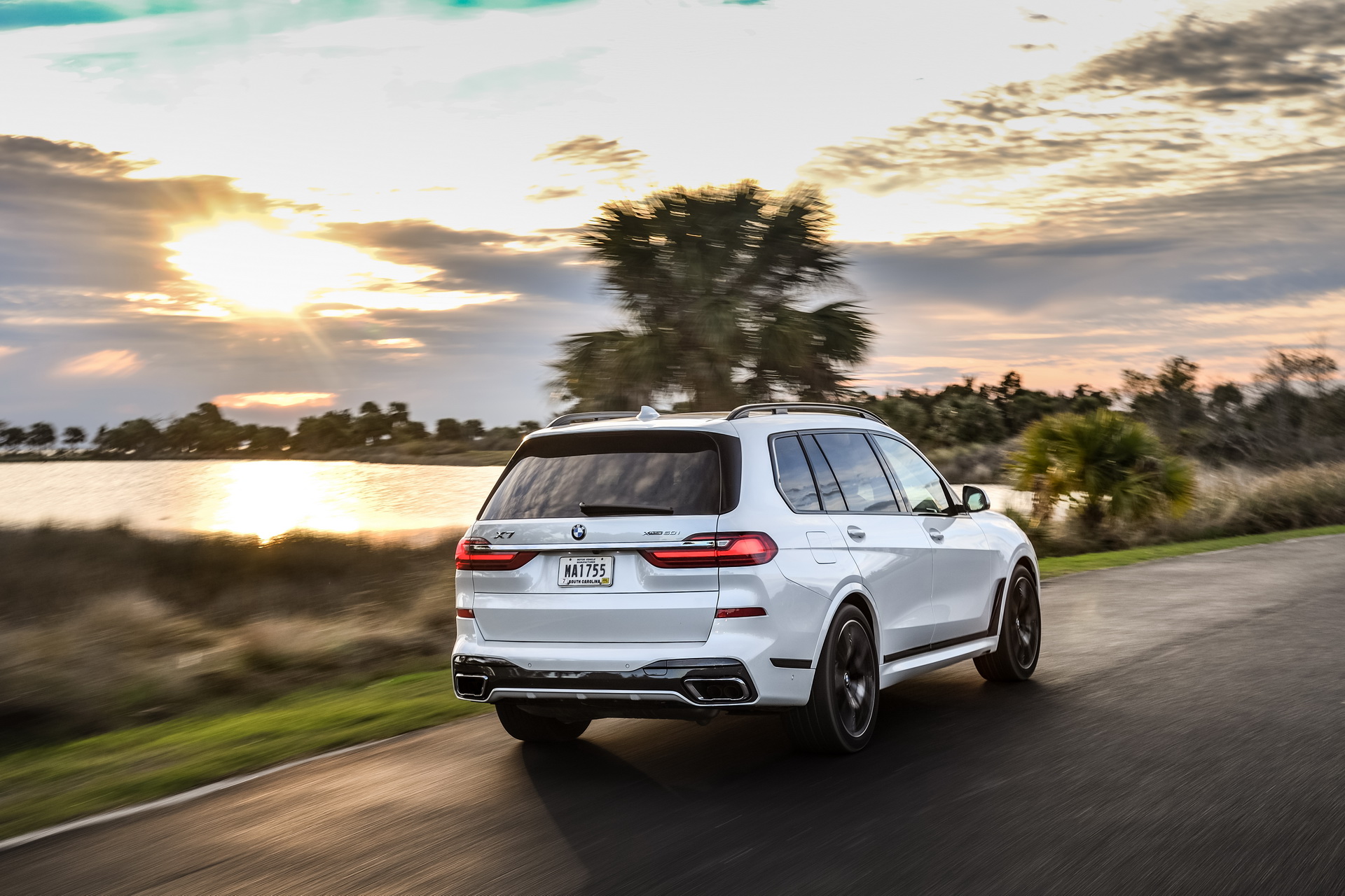 2019-BMW-X7-56 BMW Releases Detailed, 96-Image Gallery Of The New X7