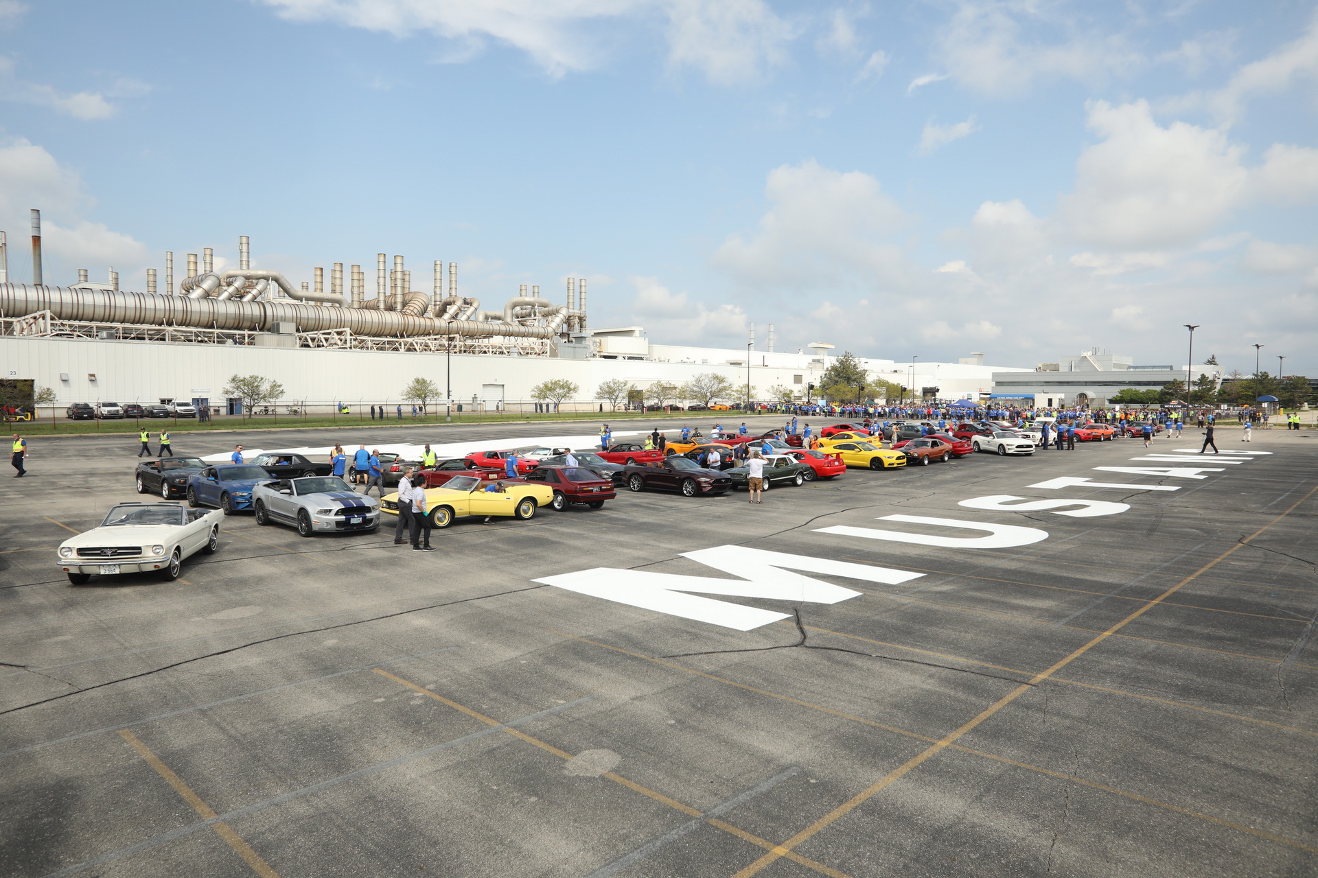 ford mustang best selling sports car 10 Ford Mustang Is World’s Best-Selling Sports Coupe For 4th Straight Year