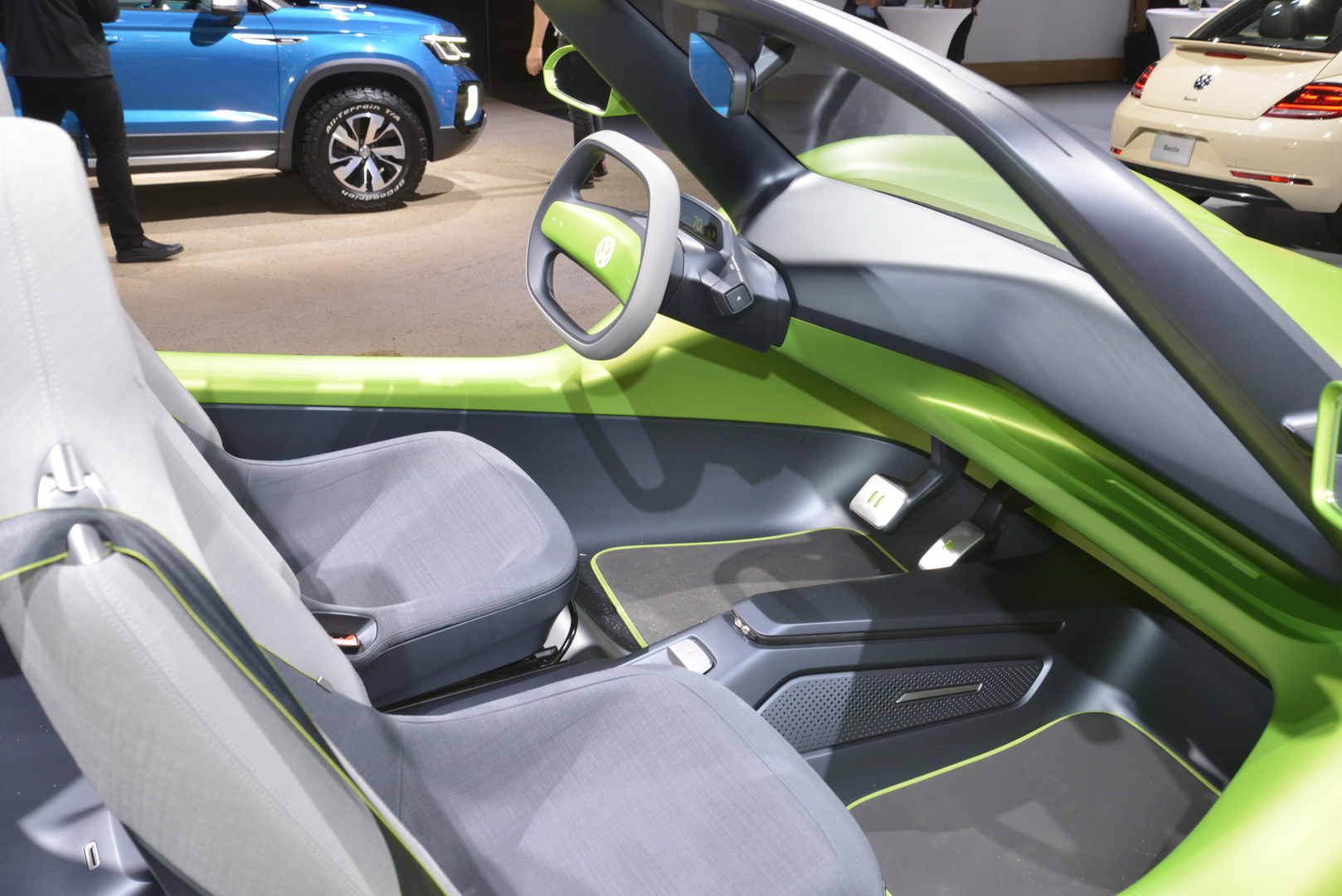 2019 vw id buggy concept 11 VW’s Dune Buggy Concept Keeps Nostalgia Alive In The Dawn Of Electric Power