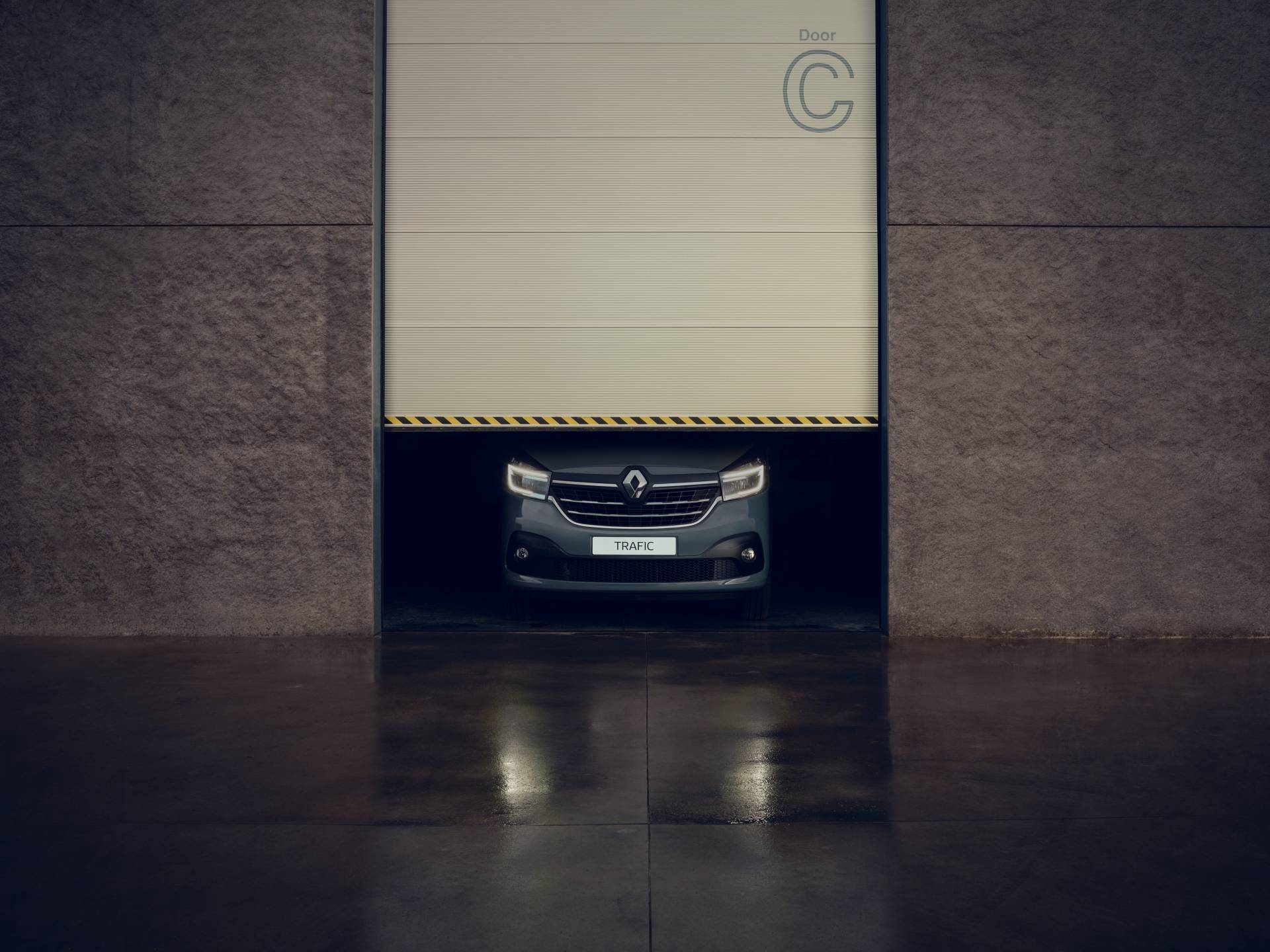 2019MY Renault Trafic van facelift 17 Restyled Renault Master And Trafic Get New Faces, Updated Engines And New Tech