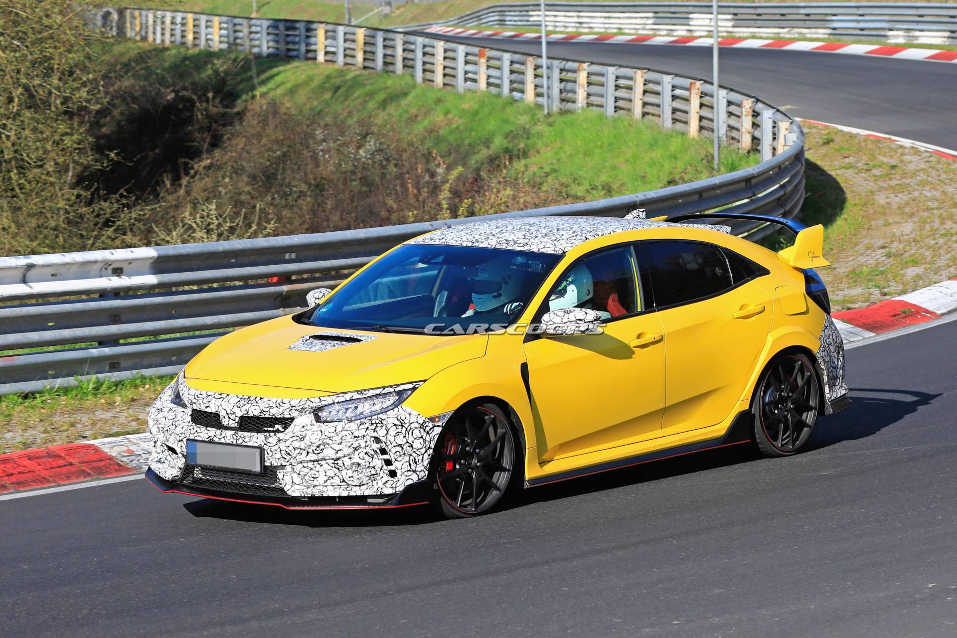 2019 Honda Civic Type R facelift spy shots 16 Honda Civic Type R Prototype Could Be Facelifted Model, Lightweight Special, Or Both