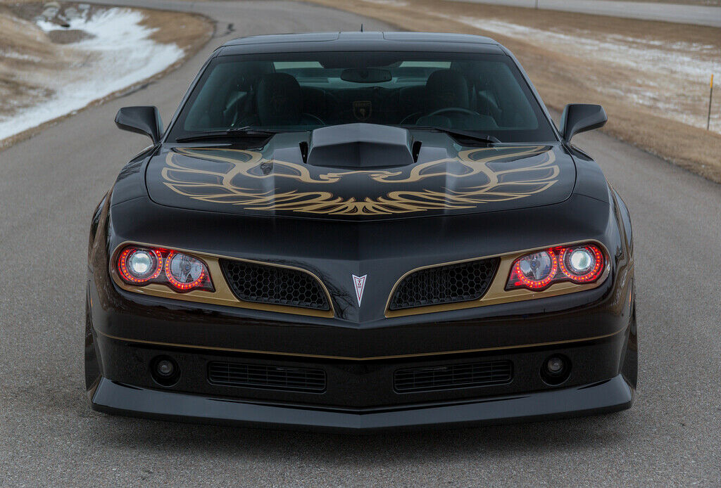 chevy camaro bandit trans am ebay 1 For $200,000, You Can Play Smokey And The Bandit In This 2015 Pontiac Camaro “Trans Am”
