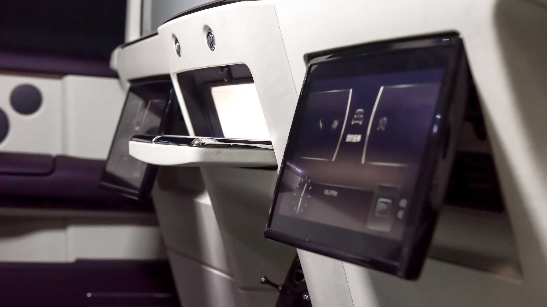 Rolls-Royce-Phantom-7 Fancy A “Cheap” Rolls-Royce? This Phantom Drophead Coupe Might Be The One