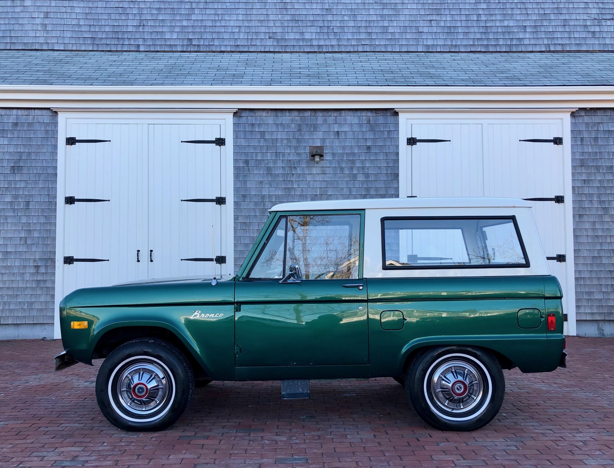 Ford-Bronco-Auction-2 Hurry Up And Snatch This 1977 Ford Bronco For A Little Over $11K
