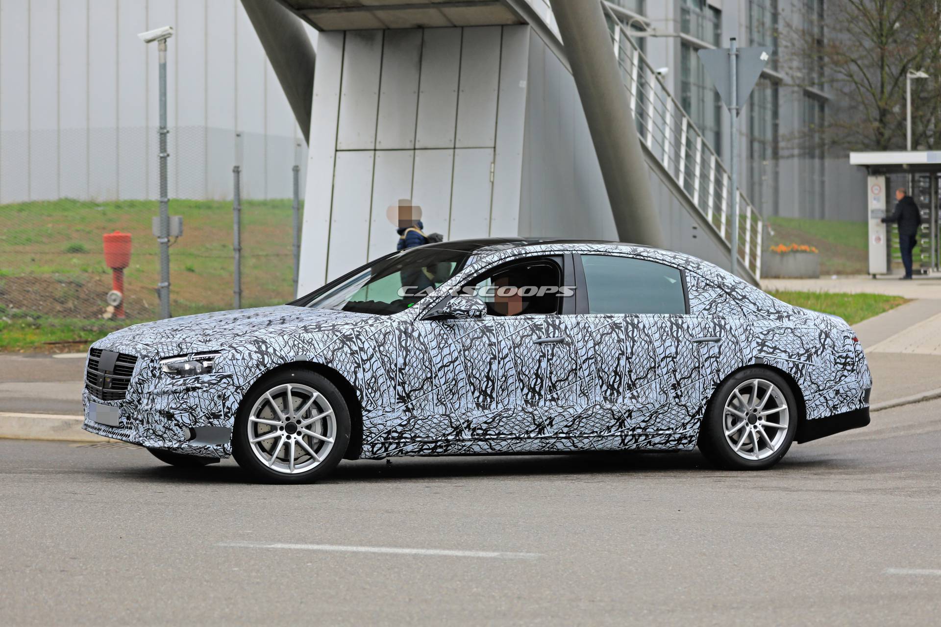 2020 Mercedes-Benz S-Class spy shots 31 2020 Mercedes S-Class Spied Again, Offers First Look At New Grille