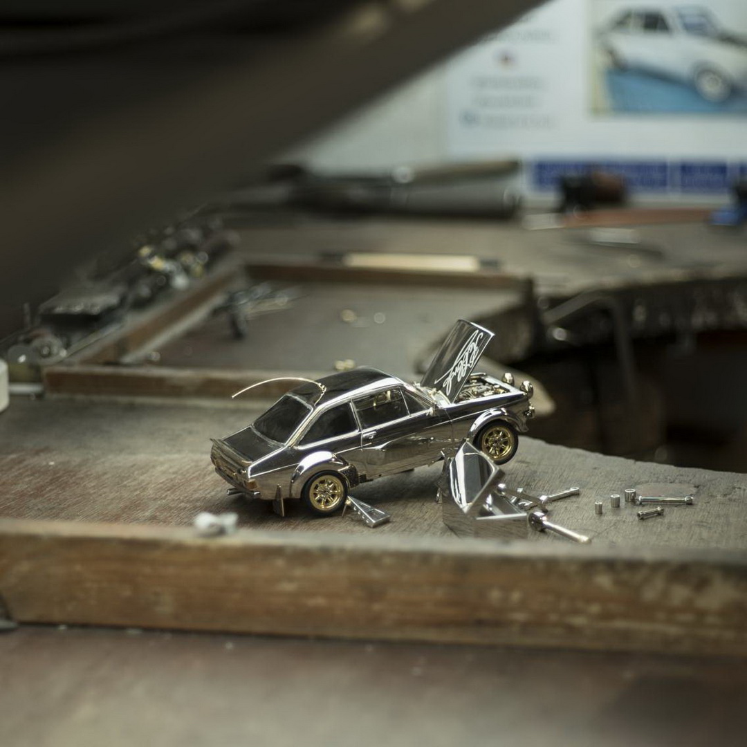 ford escort mk2 scale model gold silver diamonds 13 Dream All You Want, You Just Can’t Afford This Ford Escort RS Scale Model