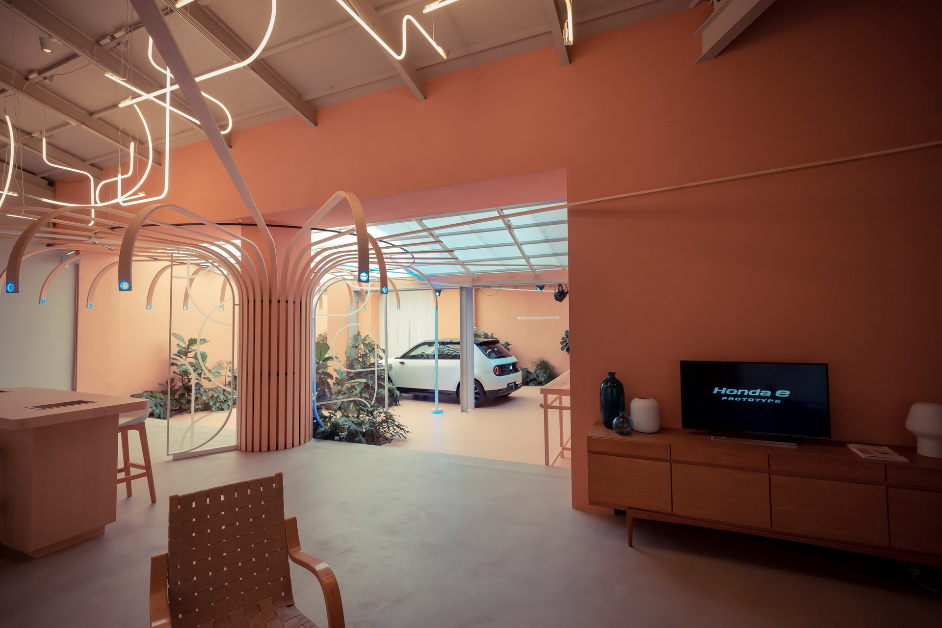 honda brings connected lifestyle to milan 1 Honda’s e Prototype Brings “Connected Lifestyle” To Milan Fashion Week