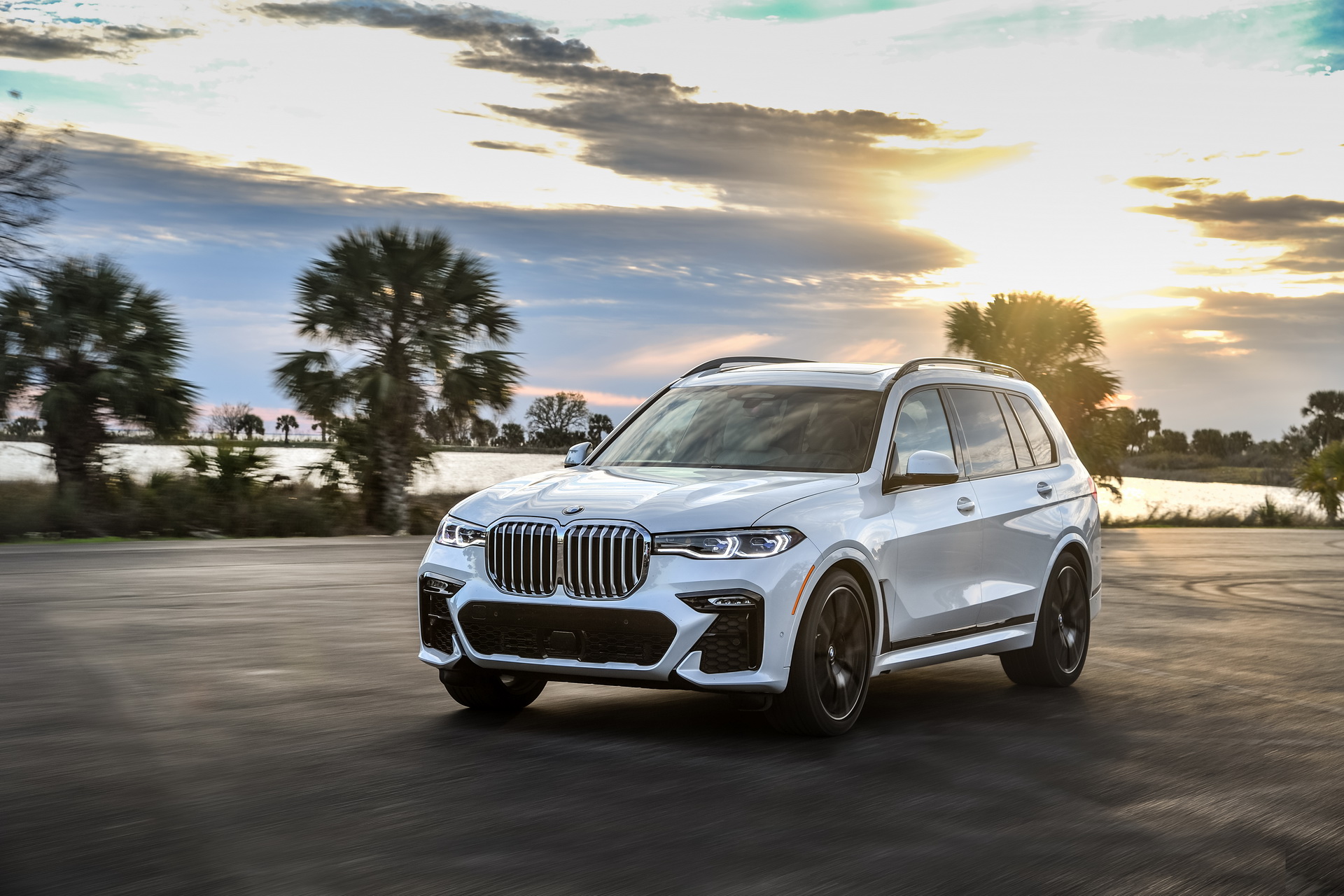 2019-BMW-X7-47 BMW Releases Detailed, 96-Image Gallery Of The New X7