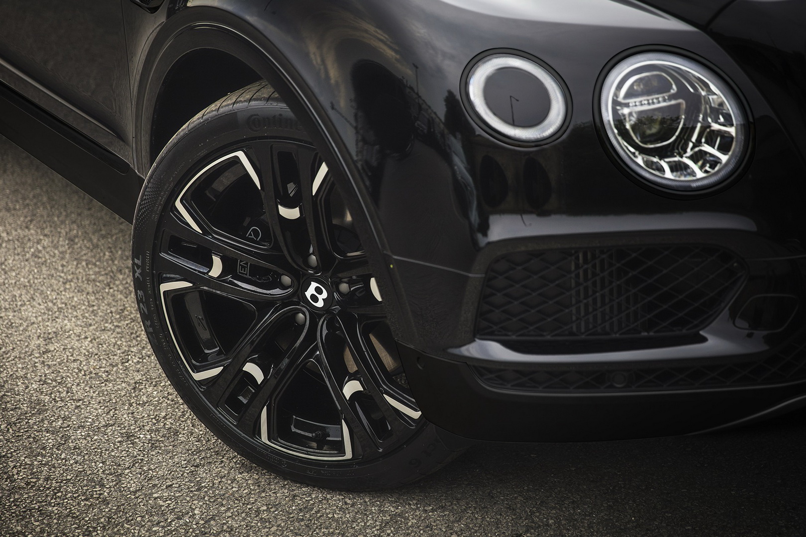 bentley bentayga tuning kahn centenary edition 5 Kahn Is The New Black: Bentley Bentayga Centenary Edition Is Almost Tame