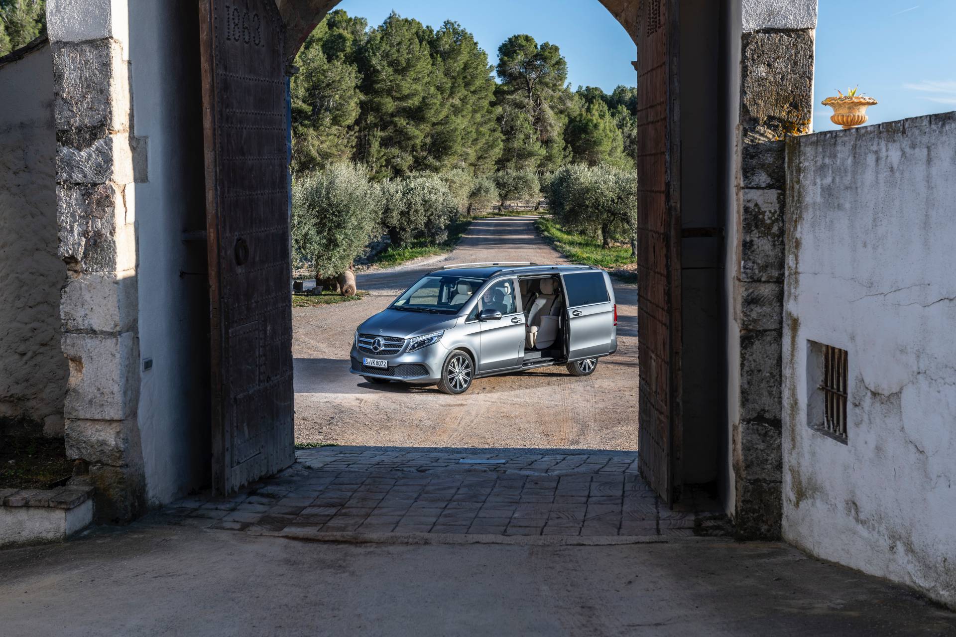 2019 Mercedes-Benz V-Class facelift 20 2019 V-Class: The Mercedes Of Minivans Reveals Updates In Mega Gallery