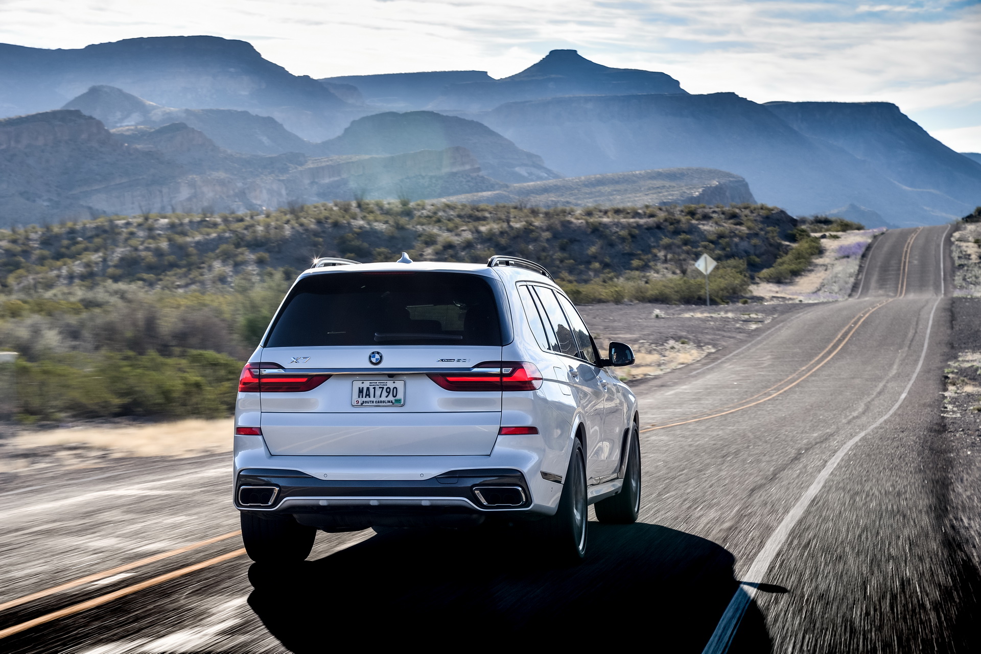 2019-BMW-X7-90 BMW Releases Detailed, 96-Image Gallery Of The New X7