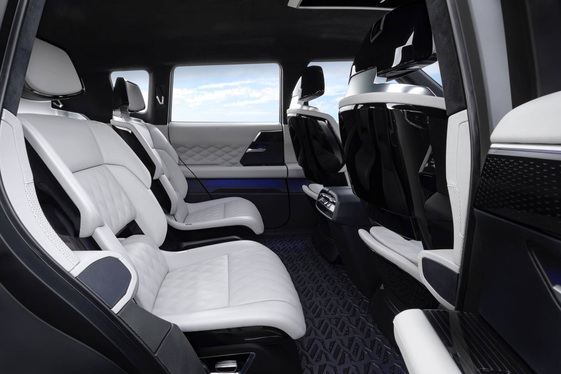 Mitsubishi e-Yi Concept 9 Mitsubishi e-Yi Concept Is The Engelberg Tourer Reloaded For Asian Debut