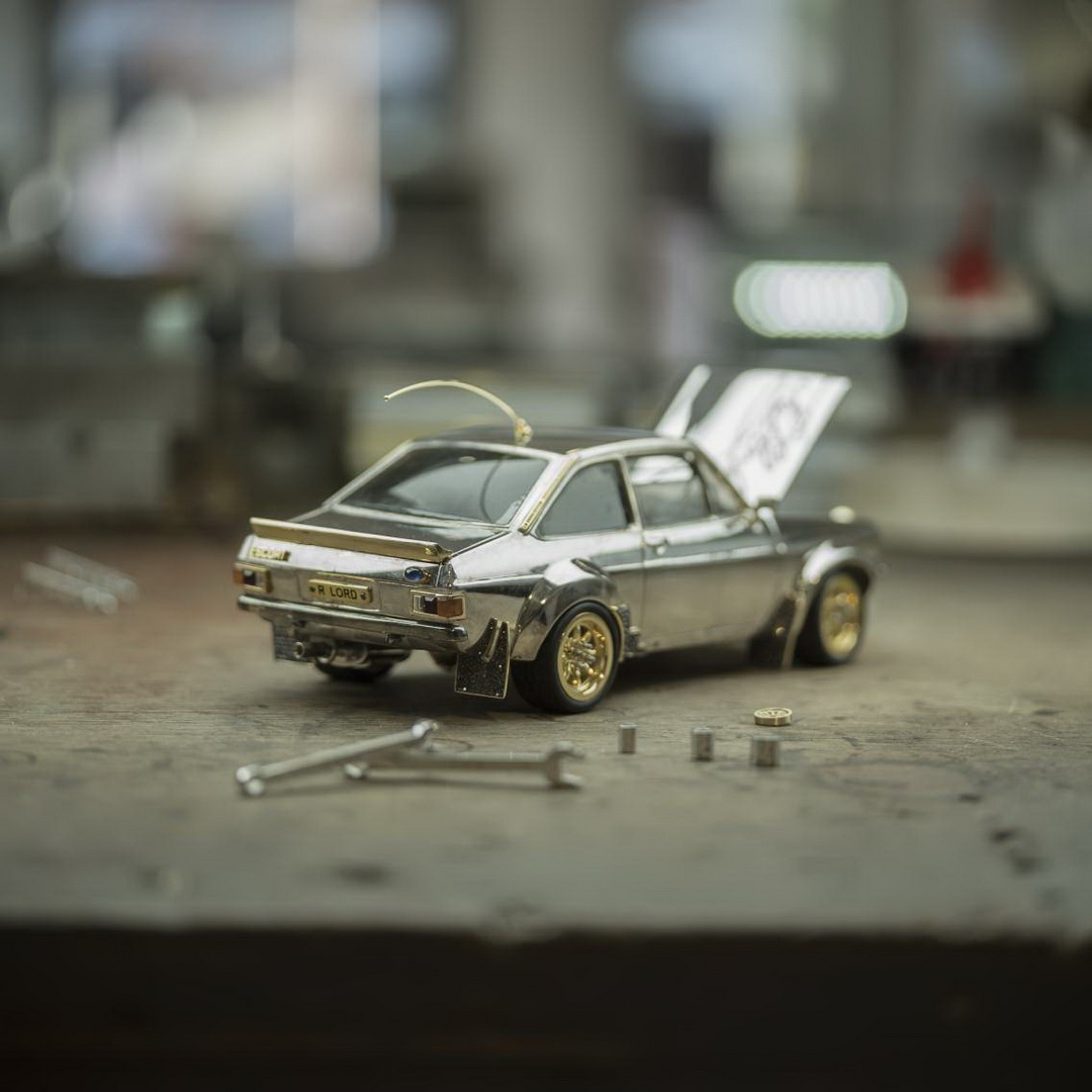 ford escort mk2 scale model gold silver diamonds 29 Dream All You Want, You Just Can’t Afford This Ford Escort RS Scale Model