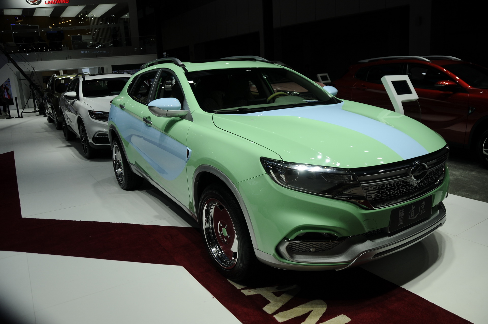 Landwind-Xiaoyao-06 Landwind Xiaoyao Does Its Best Impression Of A Mercedes GLA In China