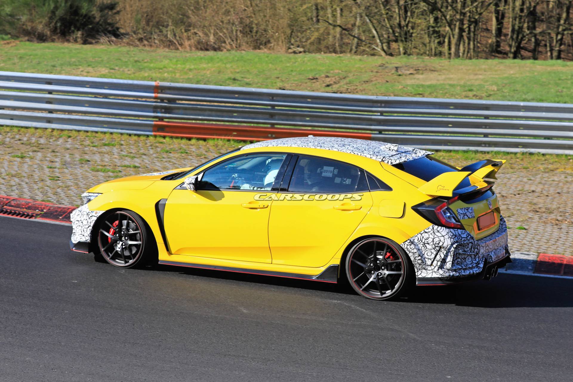 2019 Honda Civic Type R facelift spy shots 18 Honda Civic Type R Prototype Could Be Facelifted Model, Lightweight Special, Or Both