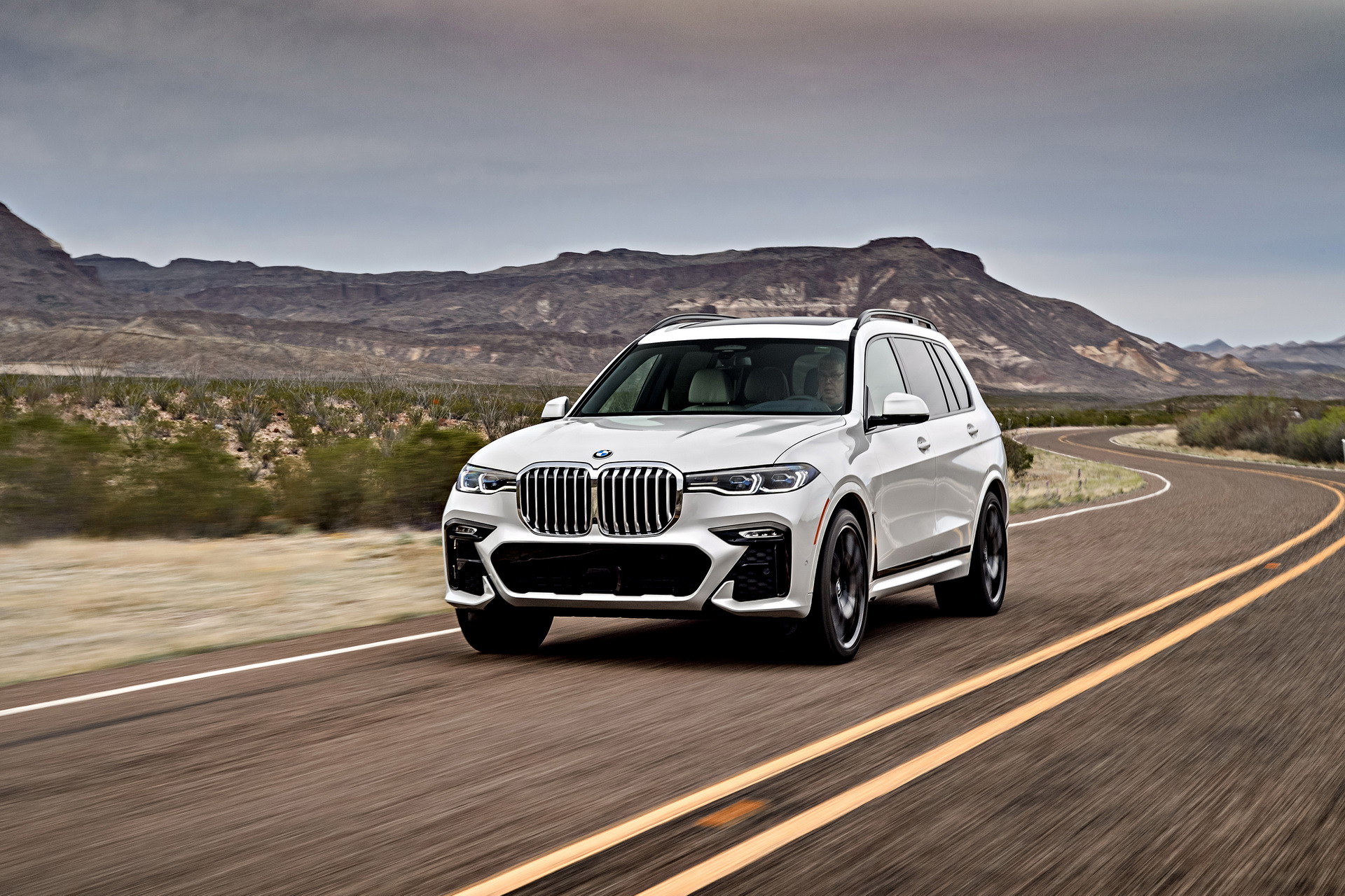 2019-BMW-X7-72 BMW Releases Detailed, 96-Image Gallery Of The New X7