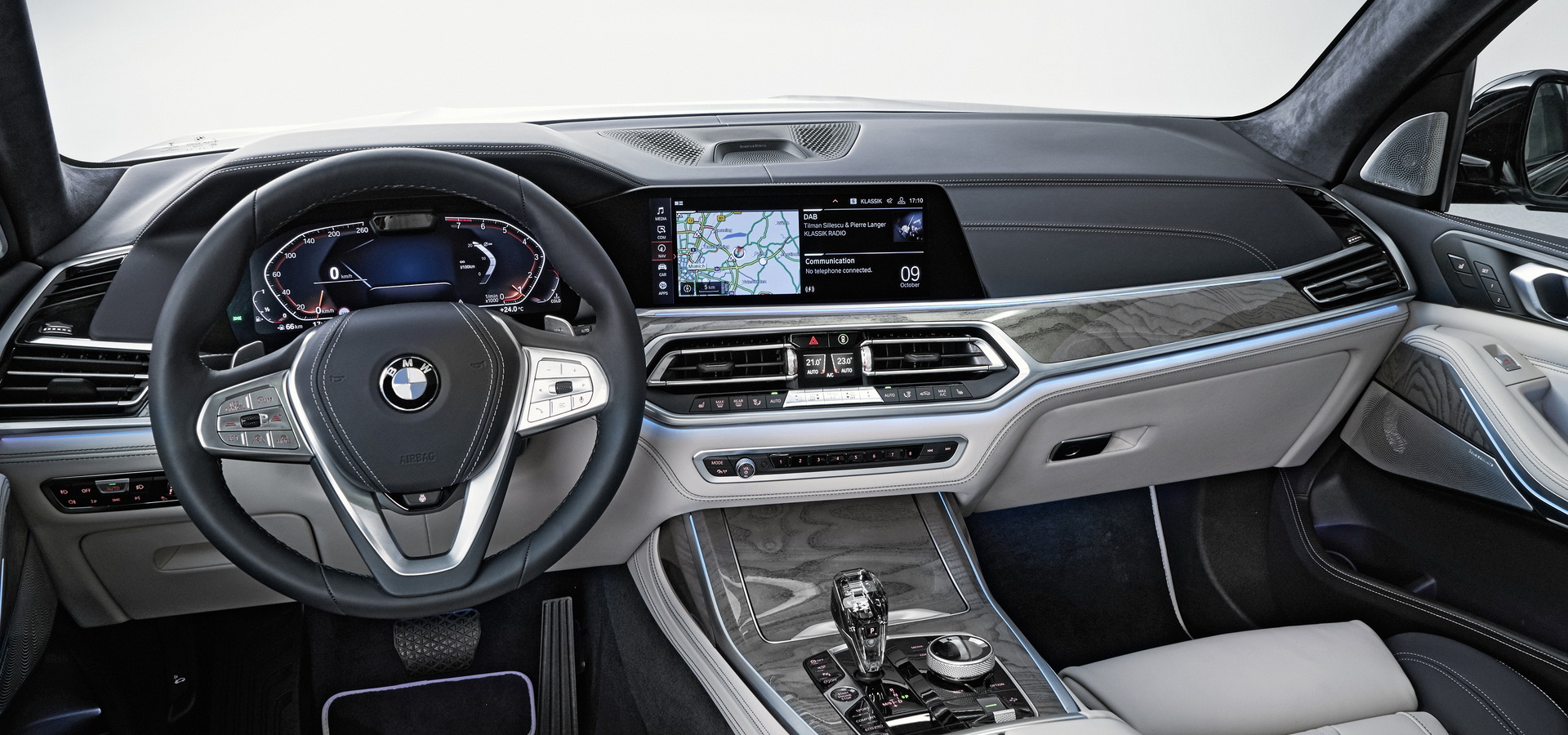 Does This Screen Logo Prove BMW Is Working On A V12-Powered X7 M60i?