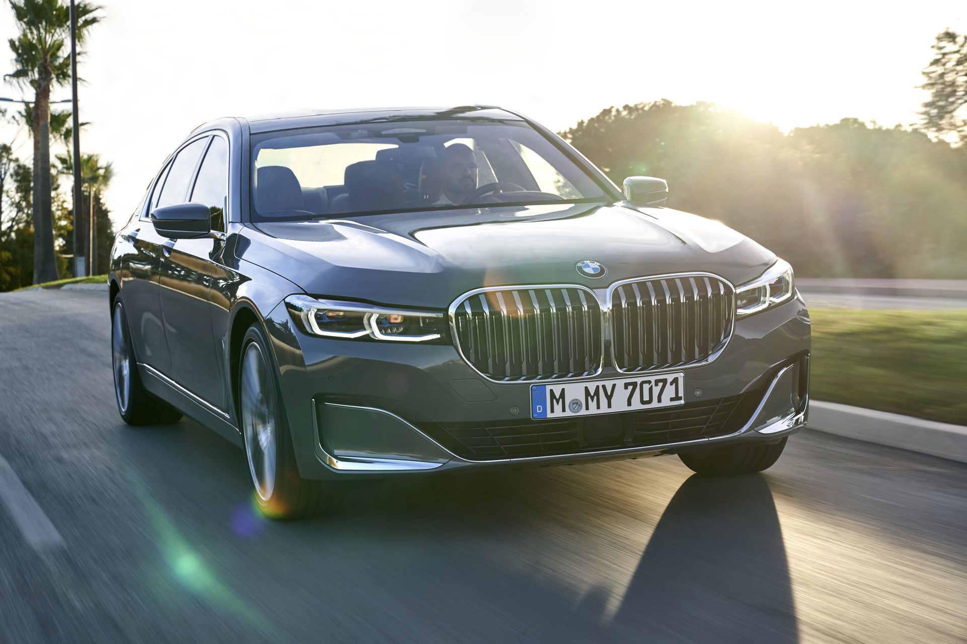 BMW-7-Series-87 BMW Throws 171 Images Of The 7-Series Hoping We’ll Get Used To Its New Face