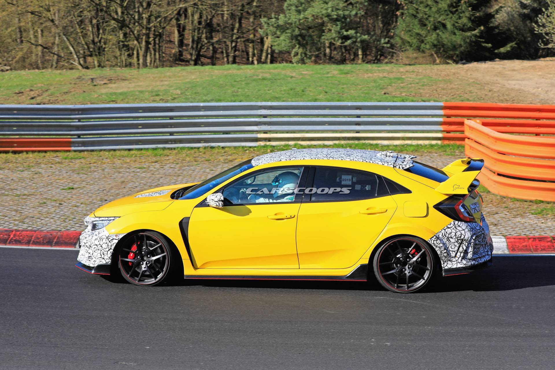 2019 Honda Civic Type R facelift spy shots 17 Honda Civic Type R Prototype Could Be Facelifted Model, Lightweight Special, Or Both