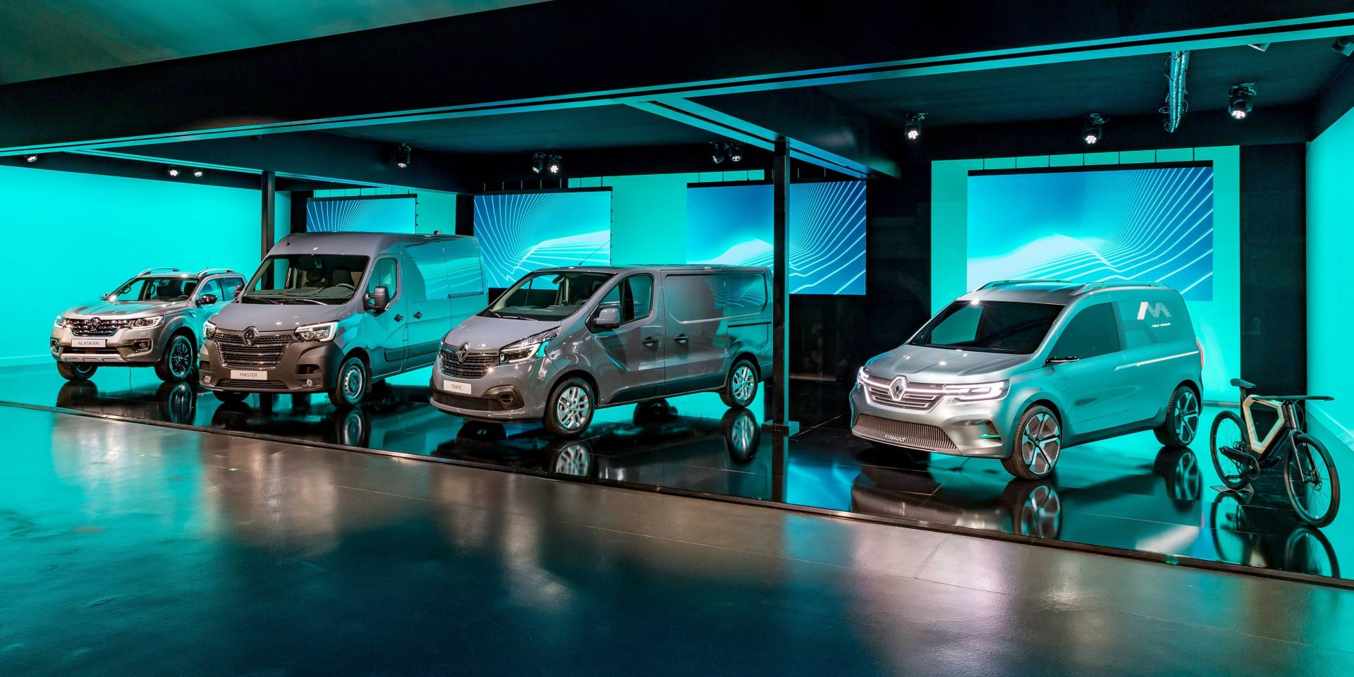 Renault commercial vehicles range 10 Restyled Renault Master And Trafic Get New Faces, Updated Engines And New Tech