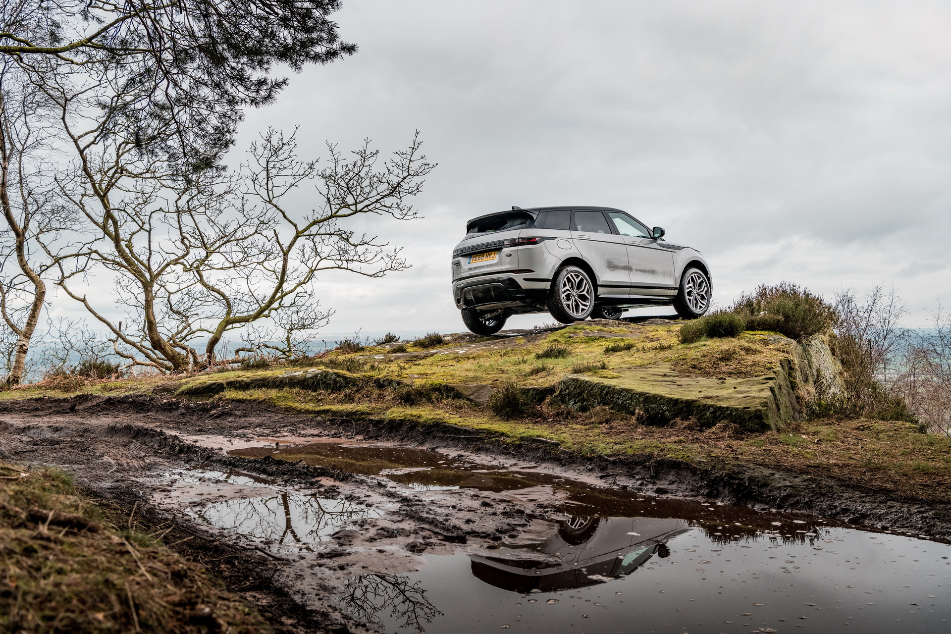 Range-Rover-Evoque-38 Range Rover Evoque Is The First Premium Compact SUV To Pass 2020 RDE2 Emission Rules