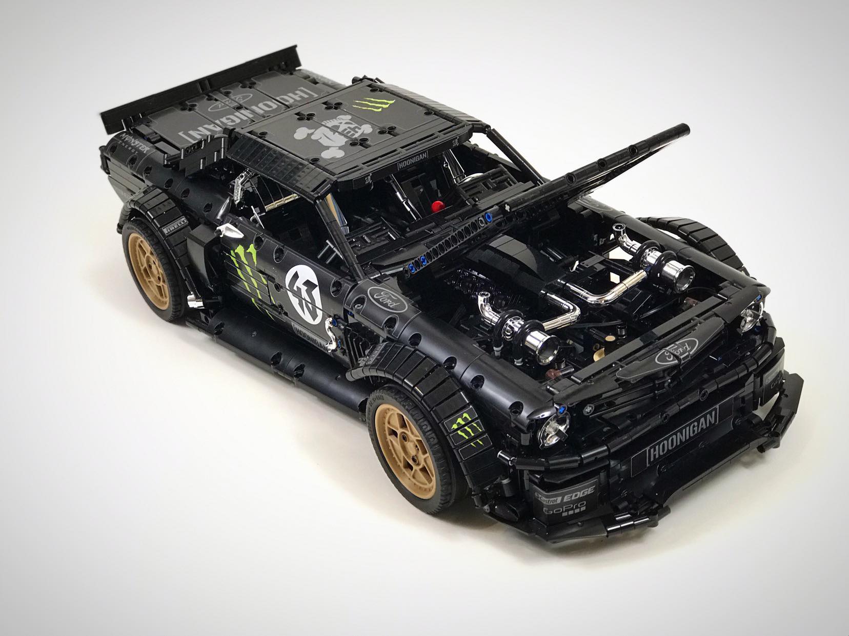 Ken-Block-Lego-10 Creative Fan Builds A Working Ford Mustang Hoonicorn V2 From LEGOs