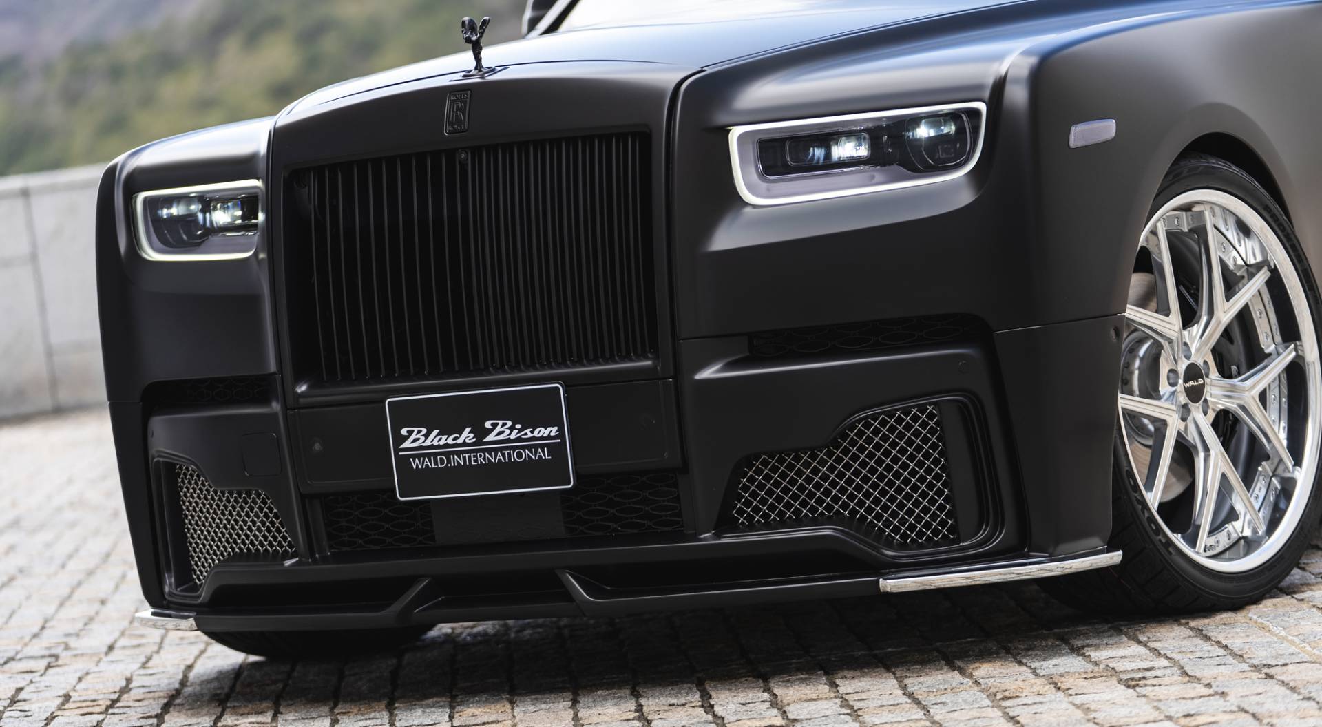 Rolls-Royce Phantom Wald Sports Line Black Bison Edition 3 Rolls-Royce Phantom Takes A Ride To The Dark Wald Side