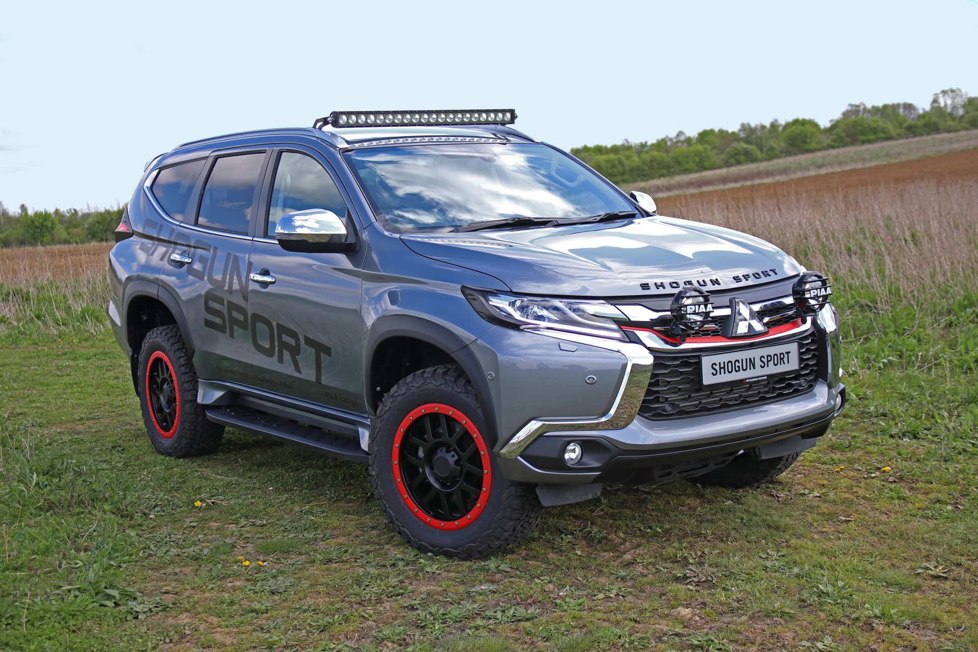 Mitsubishi Outlander Shogun Sport SVP Concept-1 Mitsubishi Shogun Sport SVP Concept Looks Ready To Tackle The Trails