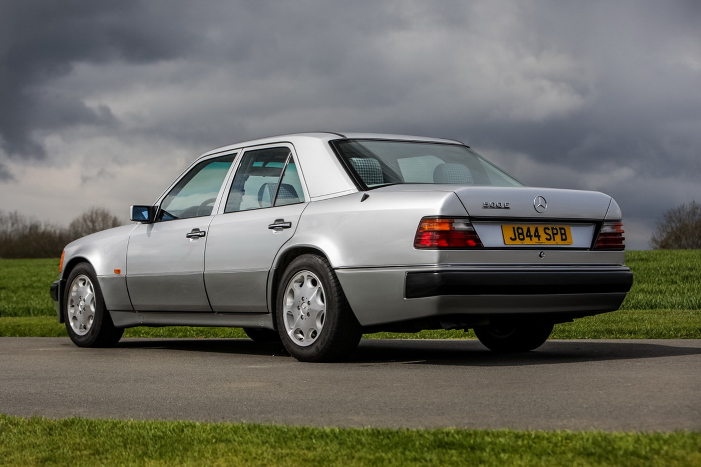 Mercedes-500E-Atkinson-05 Rowan Atkinson Apparently Has One More Mercedes 500E To Sell