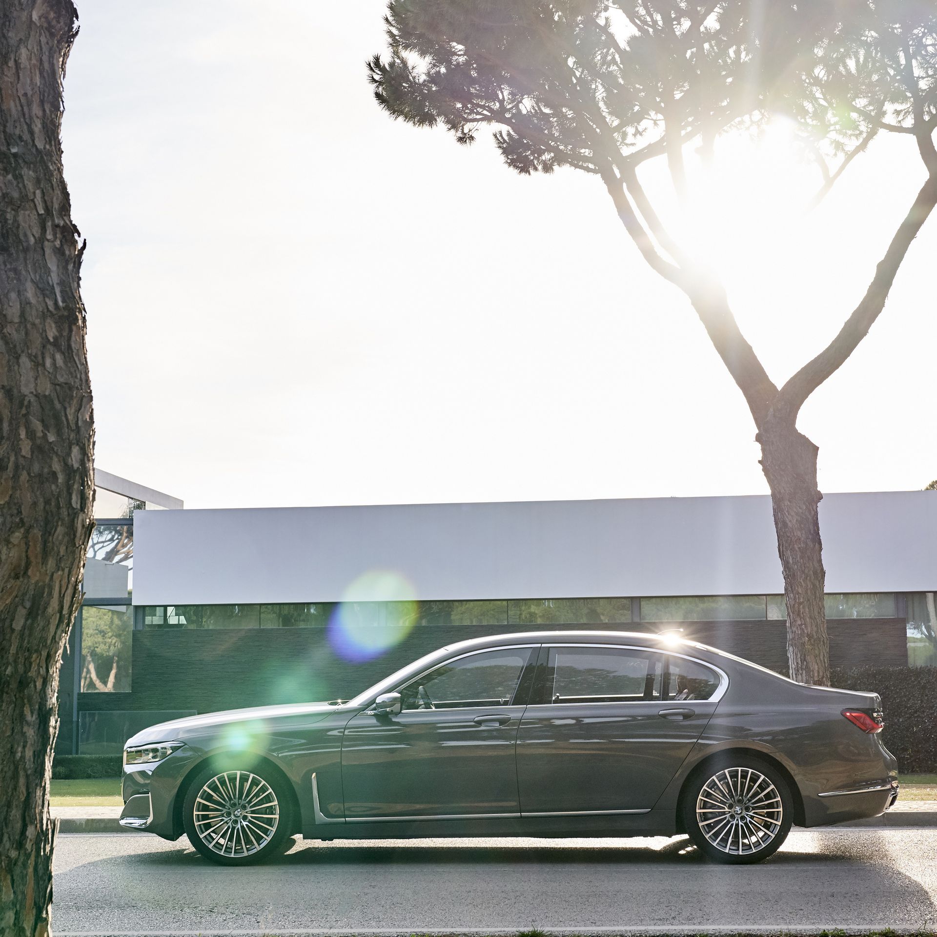 BMW-7-Series-126 BMW Throws 171 Images Of The 7-Series Hoping We’ll Get Used To Its New Face